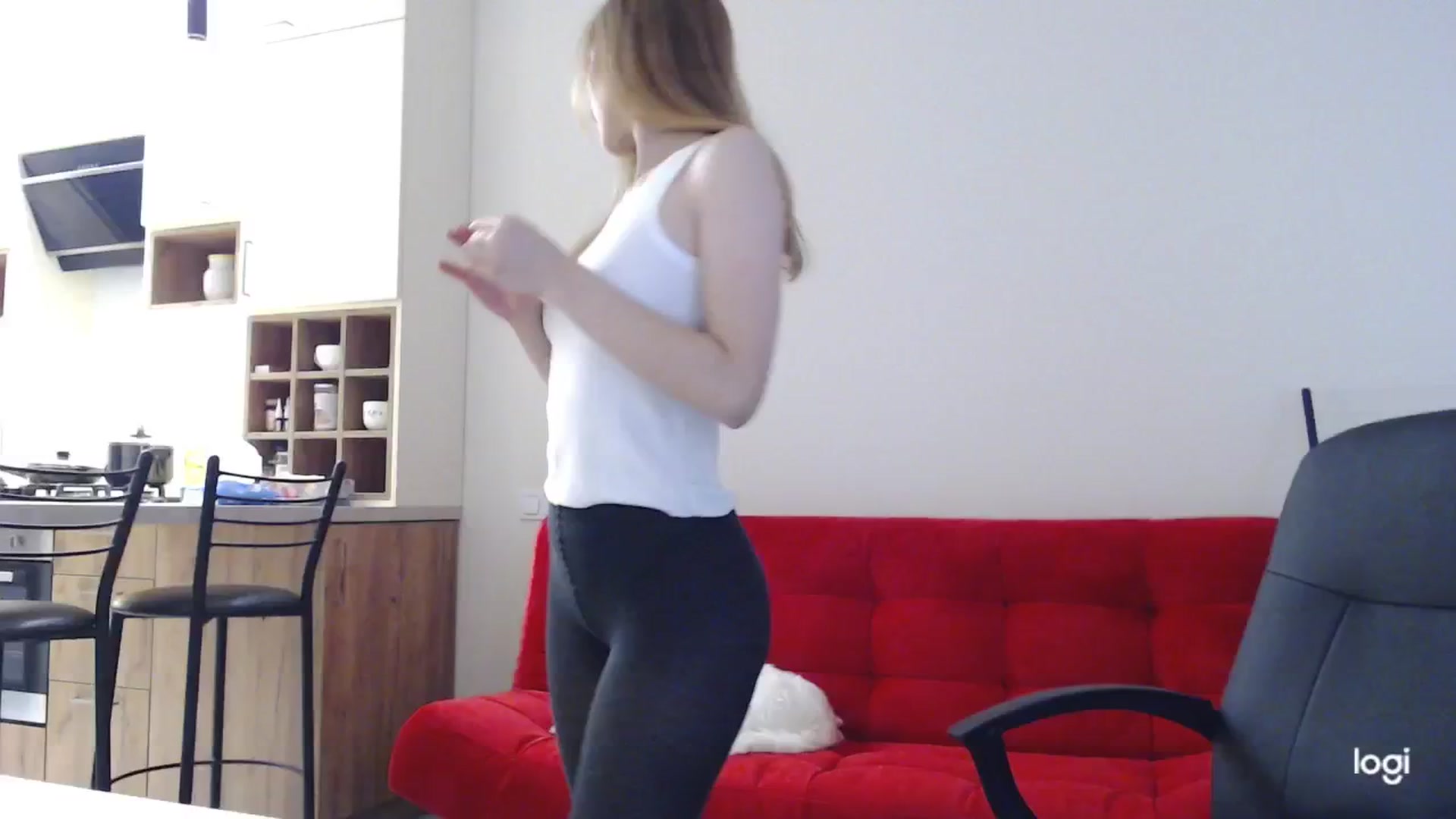 Gallery image thumbnail from AnnaLuv's myfreecams stream on, 12/03/2024, 10:50 image 3 of 20