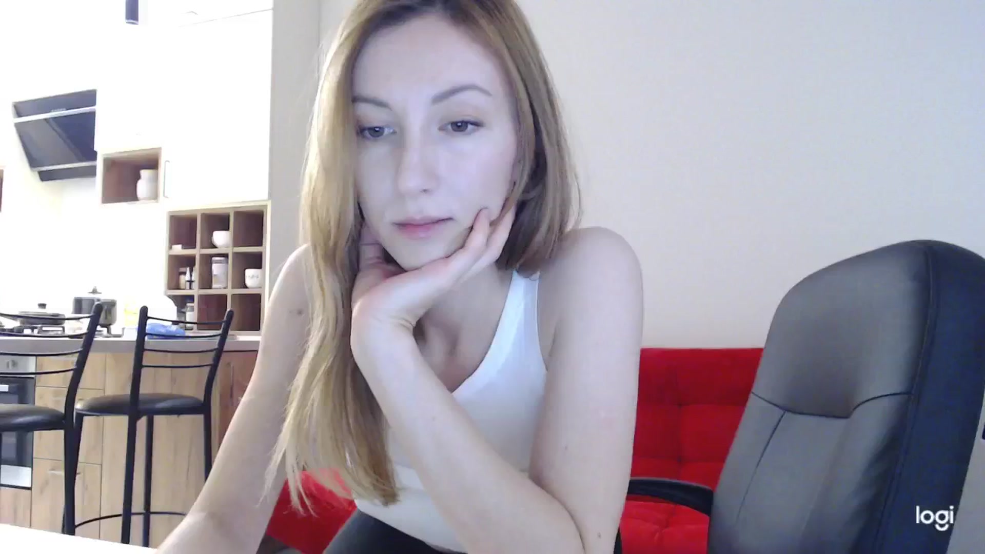 Gallery image thumbnail from AnnaLuv's myfreecams stream on, 12/03/2024, 10:50 image 16 of 20