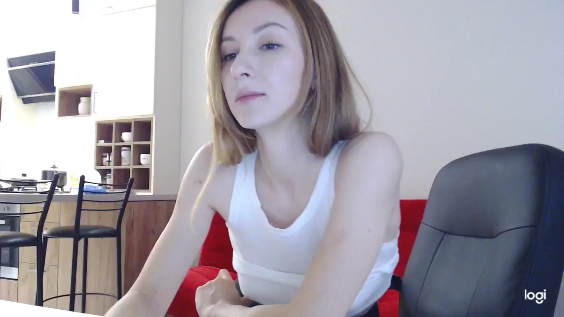 Gallery image thumbnail from AnnaLuv's myfreecams stream on, 12/03/2024, 10:50 image 18 of 20