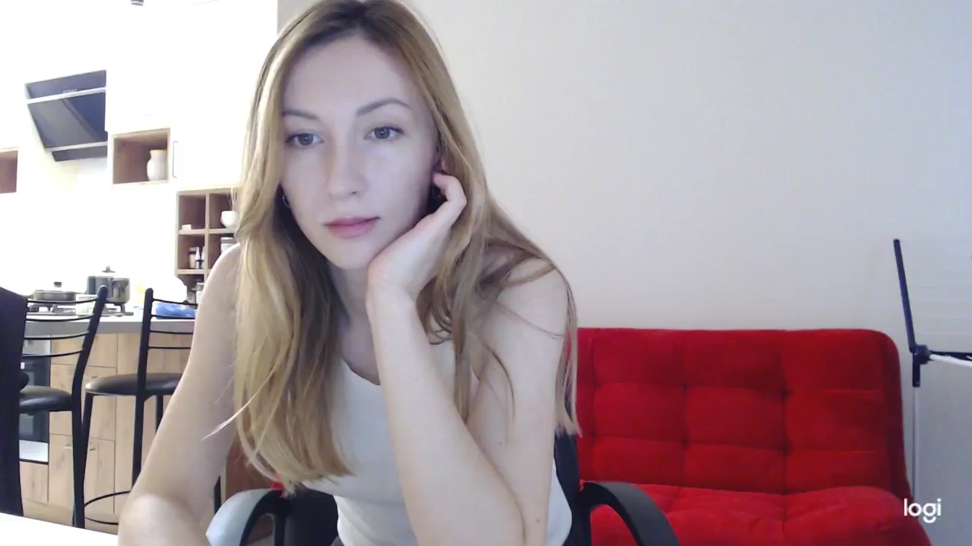 Gallery image thumbnail from AnnaLuv's myfreecams stream on, 12/03/2024, 13:27 image 19 of 20