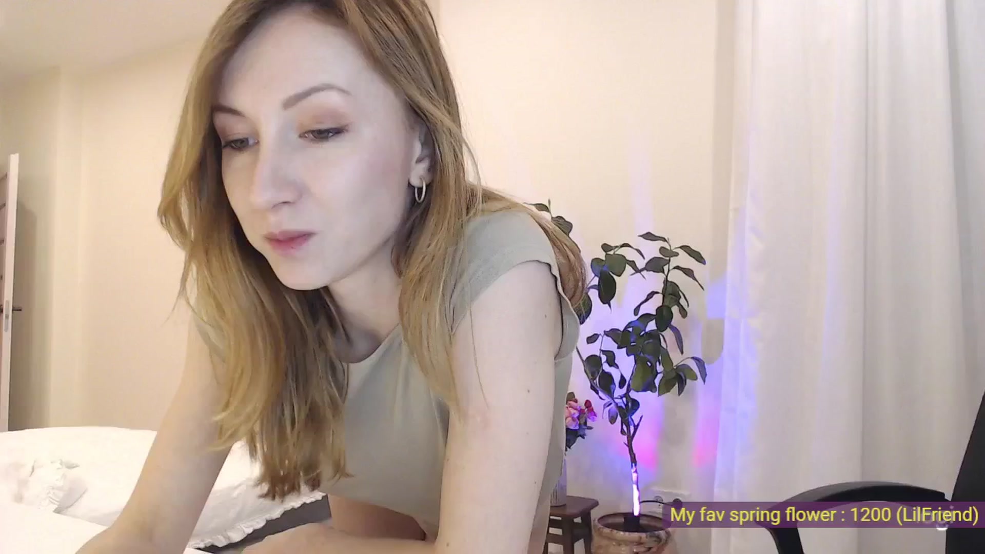 Gallery image thumbnail from AnnaLuv's myfreecams stream on, 03/16/2025, 24:45 image 8 of 20