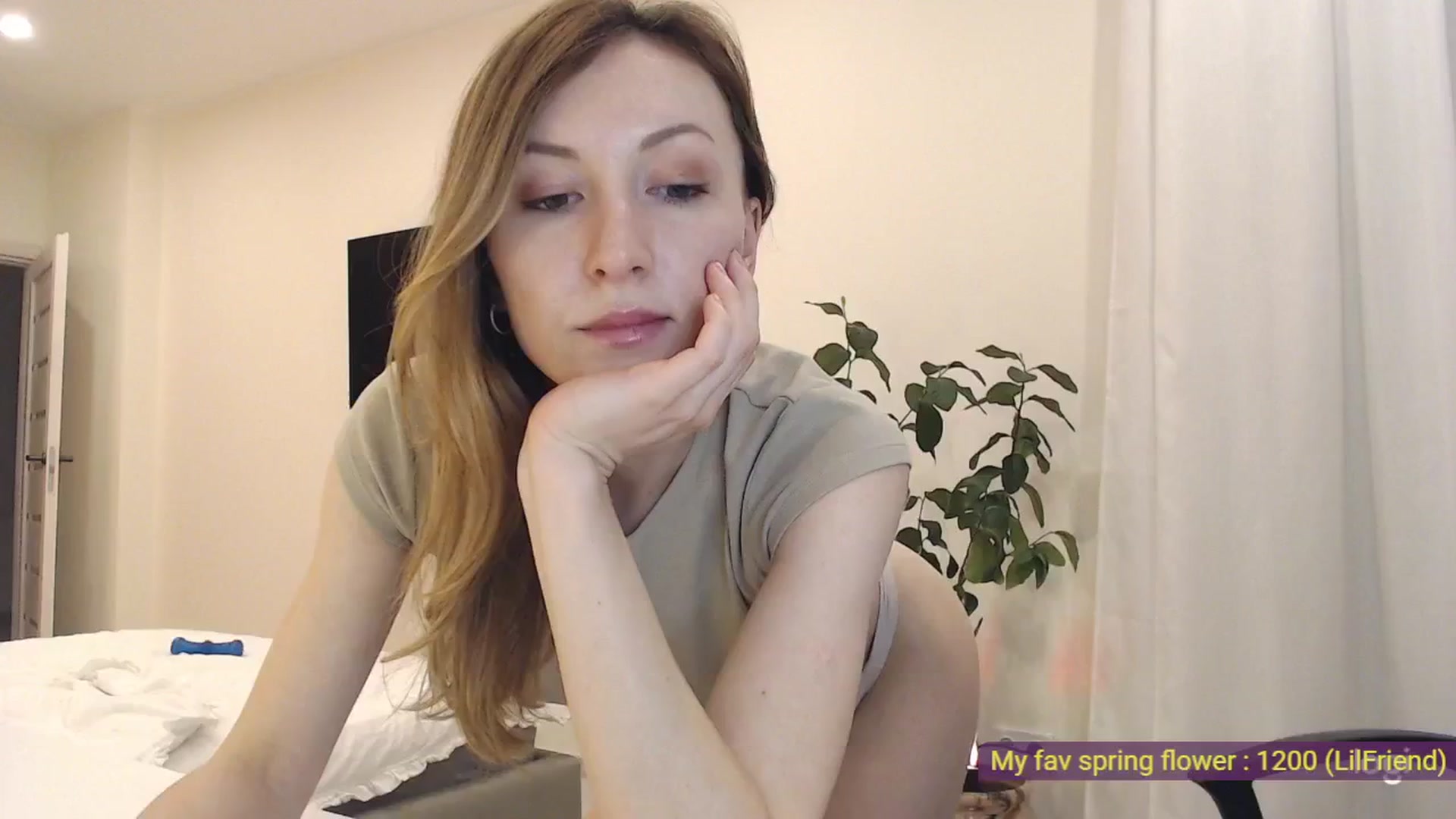Gallery image thumbnail from AnnaLuv's myfreecams stream on, 03/16/2025, 24:45 image 16 of 20