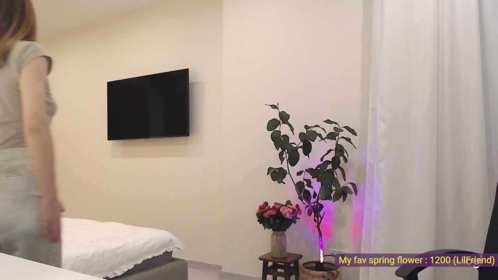 Gallery image thumbnail from AnnaLuv's myfreecams stream on, 03/16/2025, 24:45 image 4 of 20