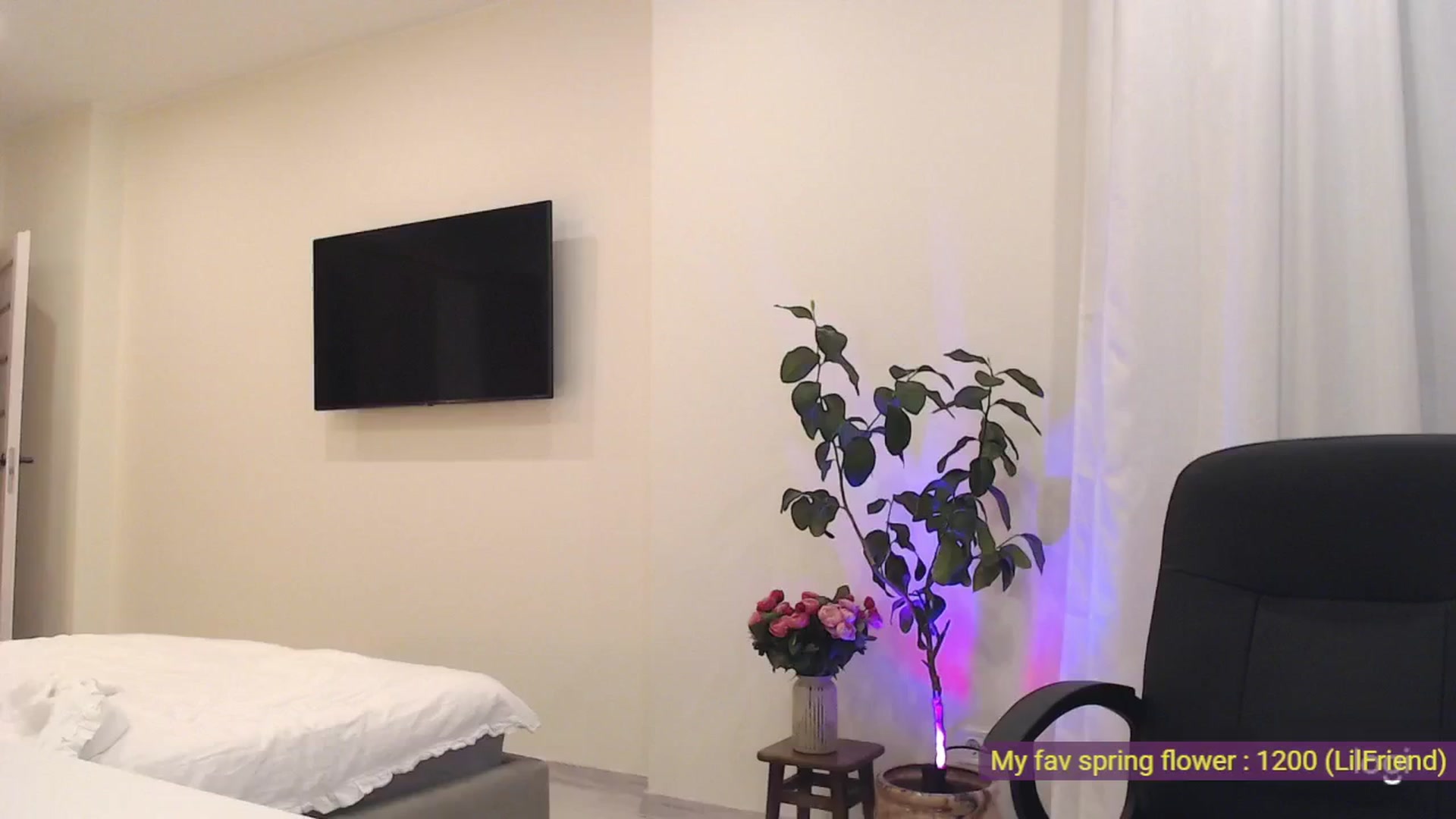 Gallery image thumbnail from AnnaLuv's myfreecams stream on, 03/16/2025, 24:45 image 5 of 20