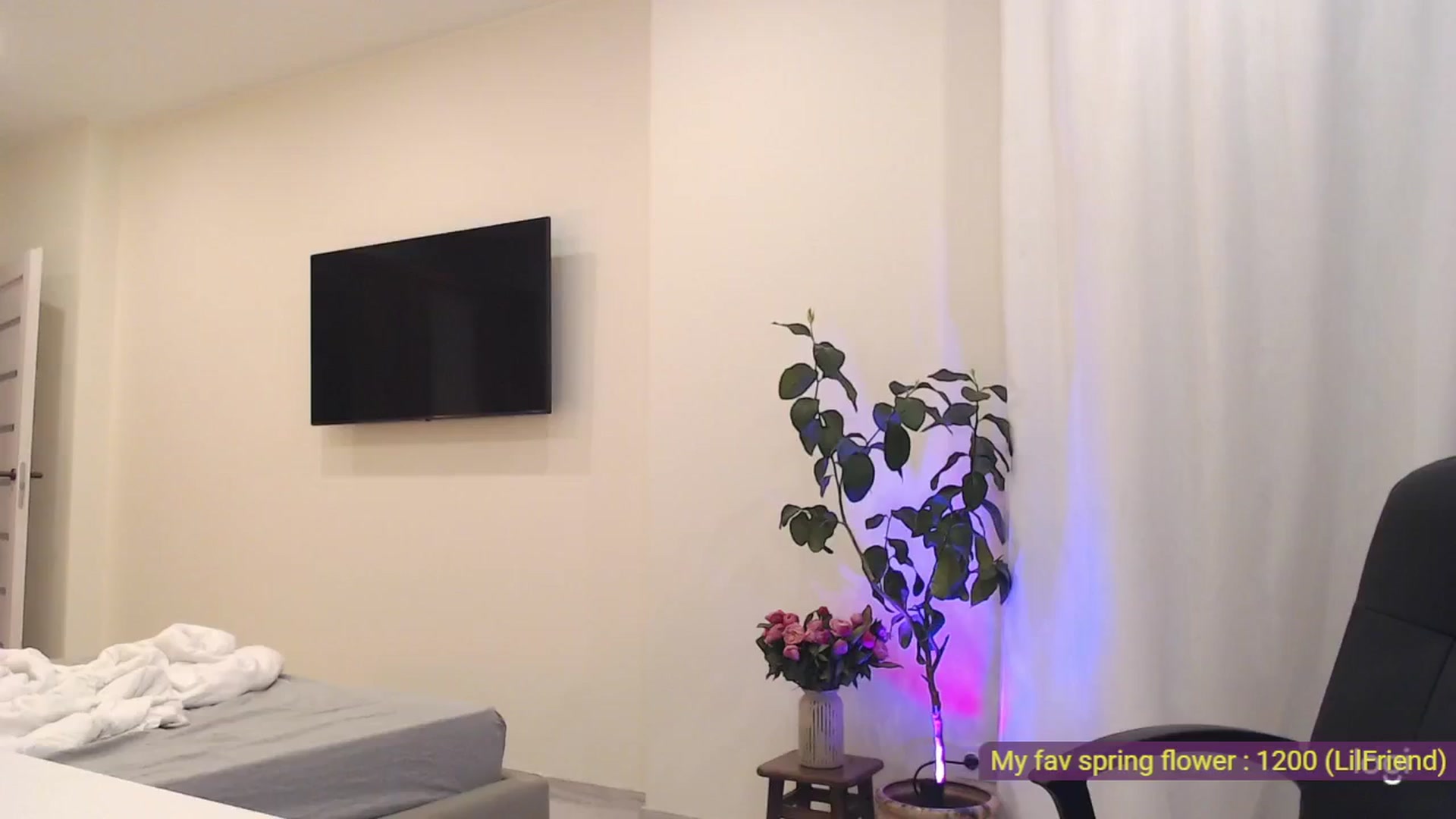 Gallery image thumbnail from AnnaLuv's myfreecams stream on, 03/16/2025, 23:51 image 17 of 20