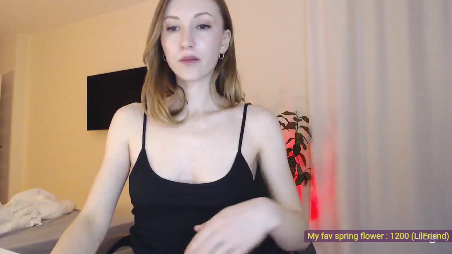 Gallery image thumbnail from AnnaLuv's myfreecams stream on, 03/17/2025, 24:43 image 10 of 20
