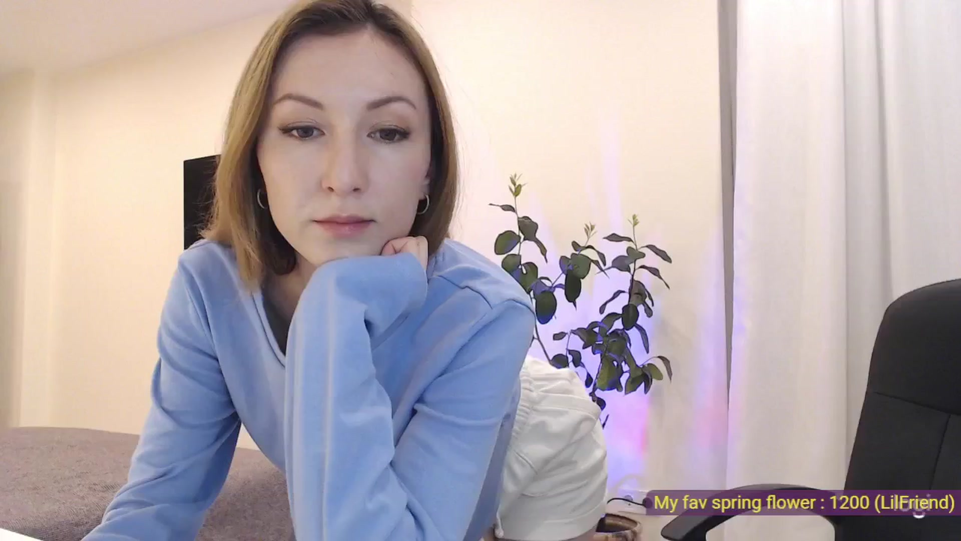 Gallery image thumbnail from AnnaLuv's myfreecams stream on, 03/20/2025, 21:51 image 8 of 20