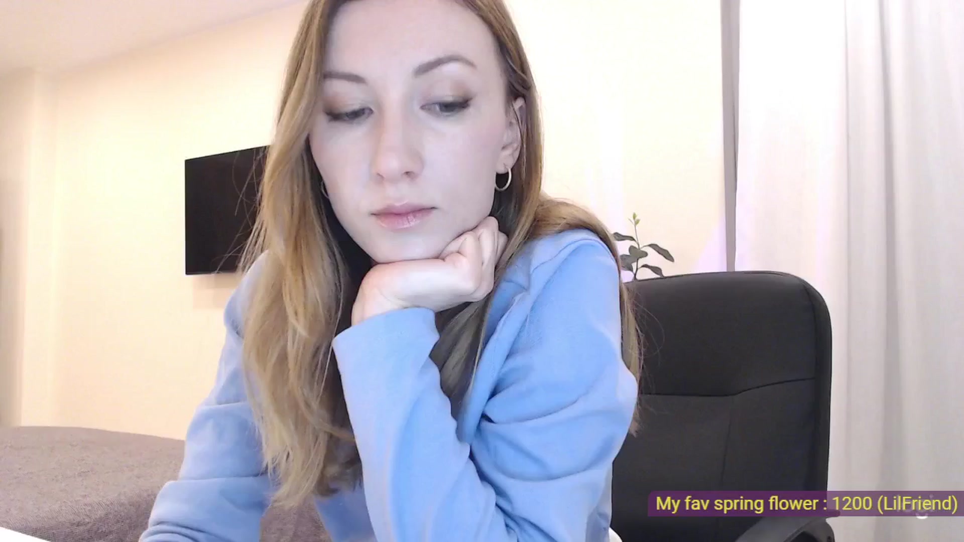 Gallery image thumbnail from AnnaLuv's myfreecams stream on, 03/20/2025, 21:51 image 1 of 20