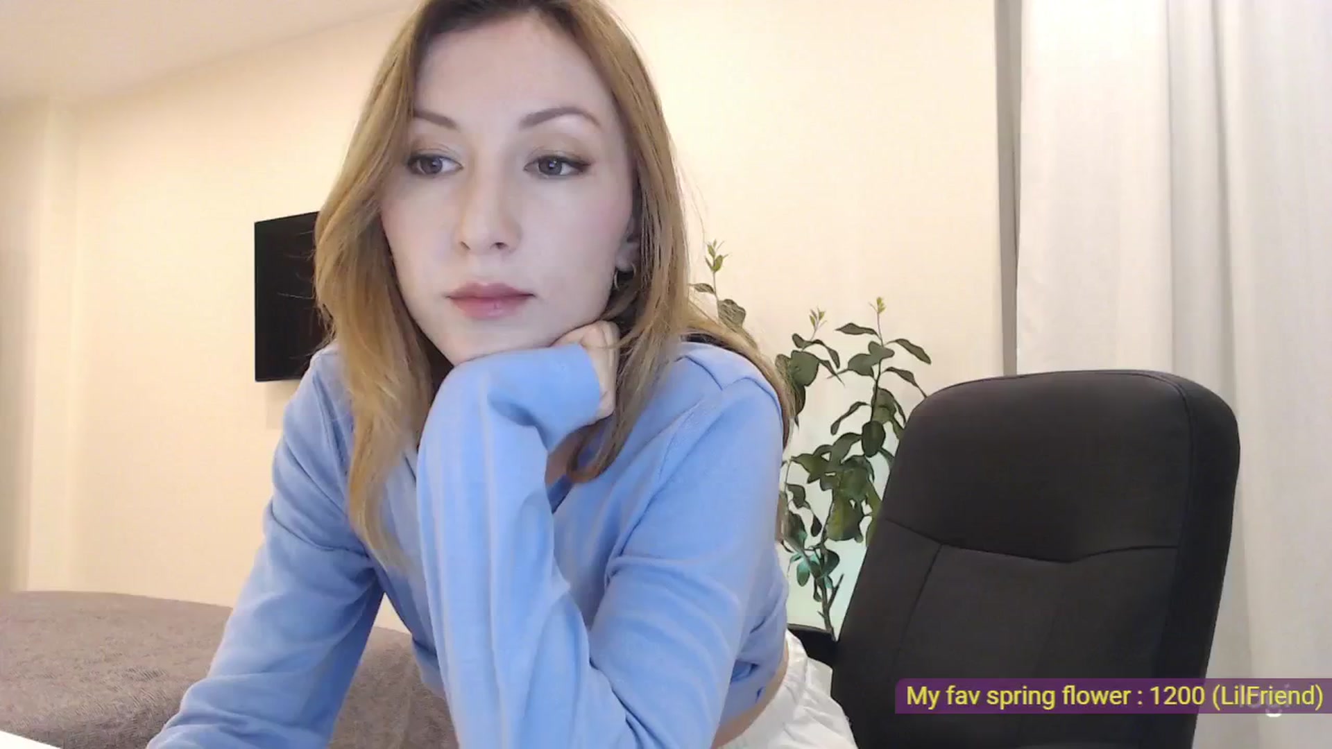 Gallery image thumbnail from AnnaLuv's myfreecams stream on, 03/20/2025, 21:51 image 9 of 20