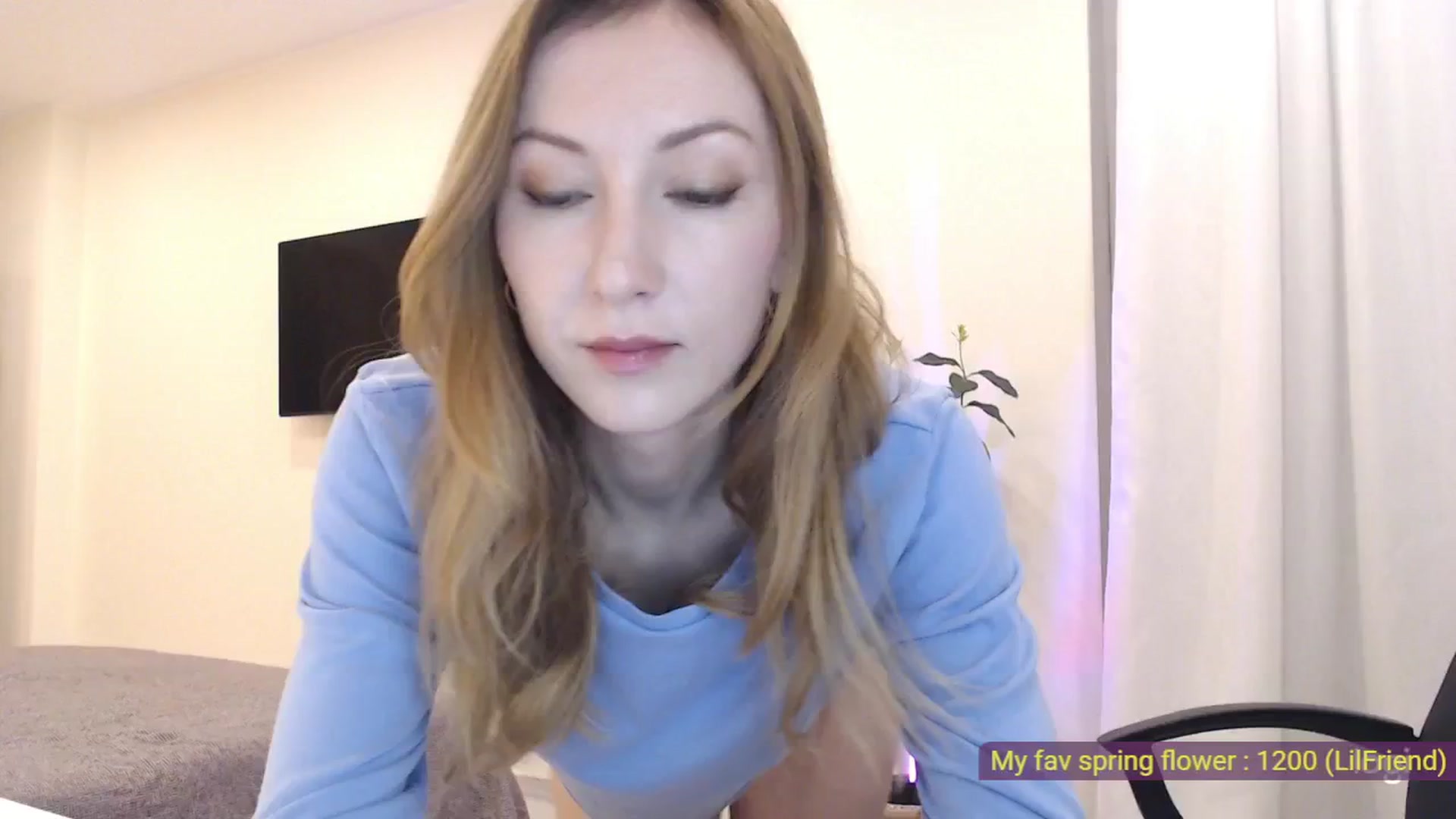 Gallery image thumbnail from AnnaLuv's myfreecams stream on, 03/20/2025, 21:51 image 10 of 20