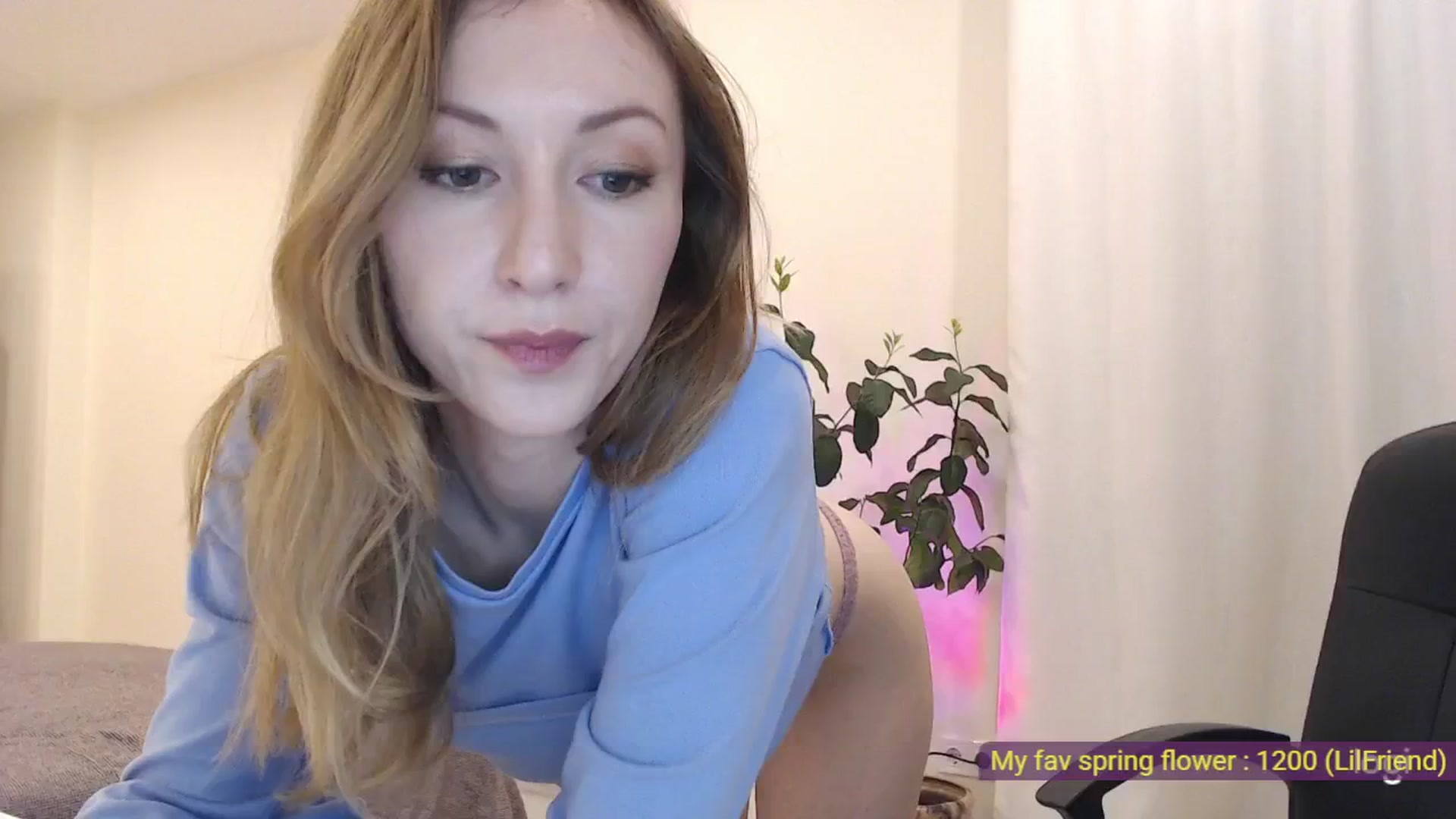Gallery image thumbnail from AnnaLuv's myfreecams stream on, 03/20/2025, 21:51 image 13 of 20