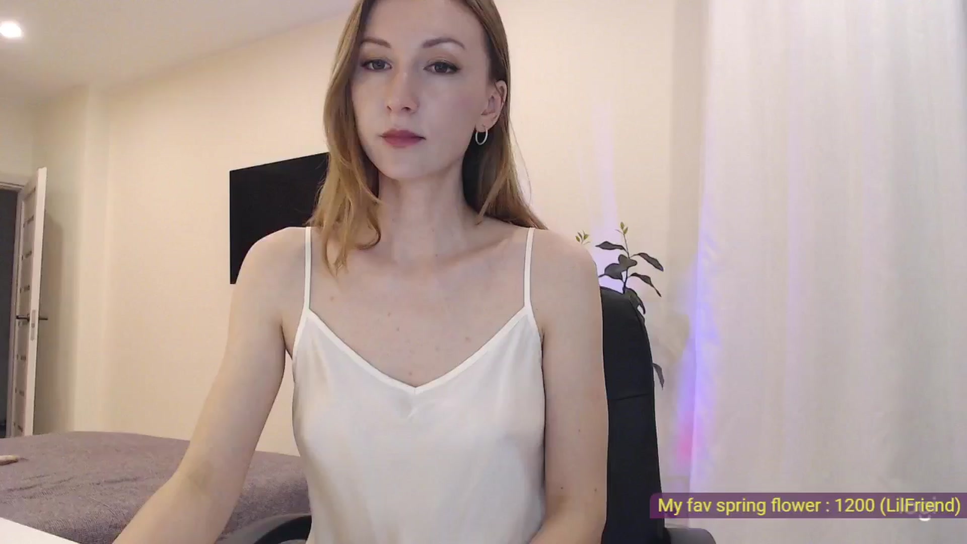 Gallery image thumbnail from AnnaLuv's myfreecams stream on, 03/20/2025, 22:33 image 14 of 20