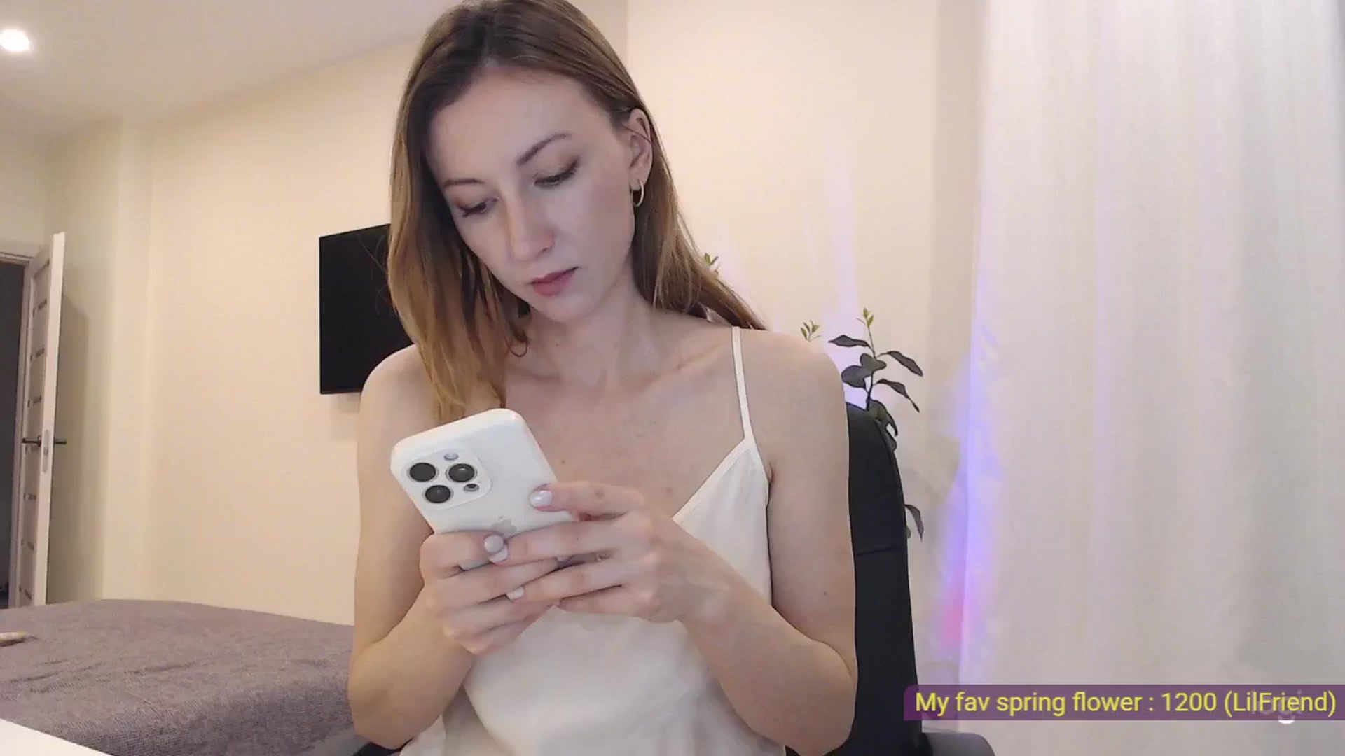 Gallery image thumbnail from AnnaLuv's myfreecams stream on, 03/20/2025, 22:33 image 16 of 20