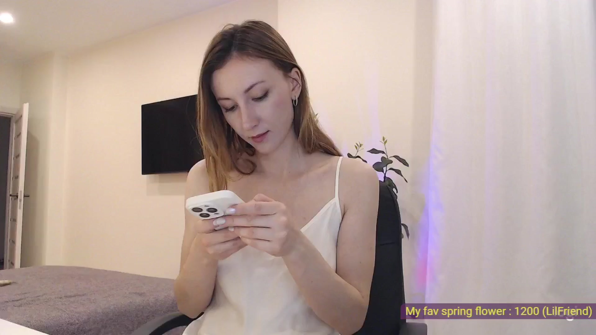 Gallery image thumbnail from AnnaLuv's myfreecams stream on, 03/20/2025, 22:33 image 20 of 20