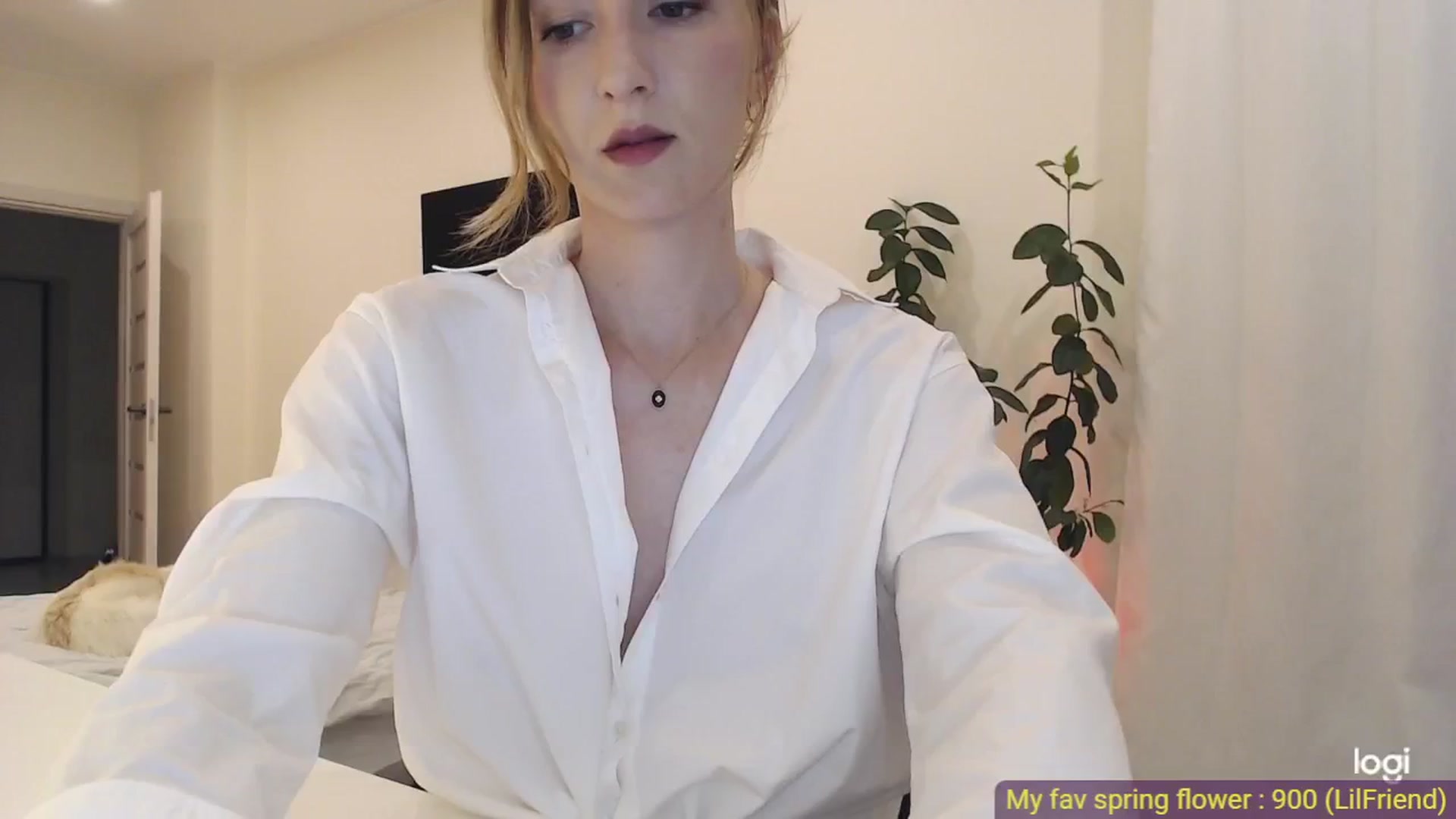 Gallery image thumbnail from AnnaLuv's myfreecams stream on, 05/19/2025, 23:02 image 11 of 20