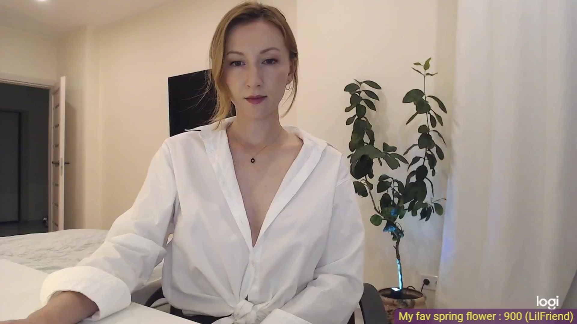 Gallery image thumbnail from AnnaLuv's myfreecams stream on, 05/19/2025, 23:02 image 20 of 20