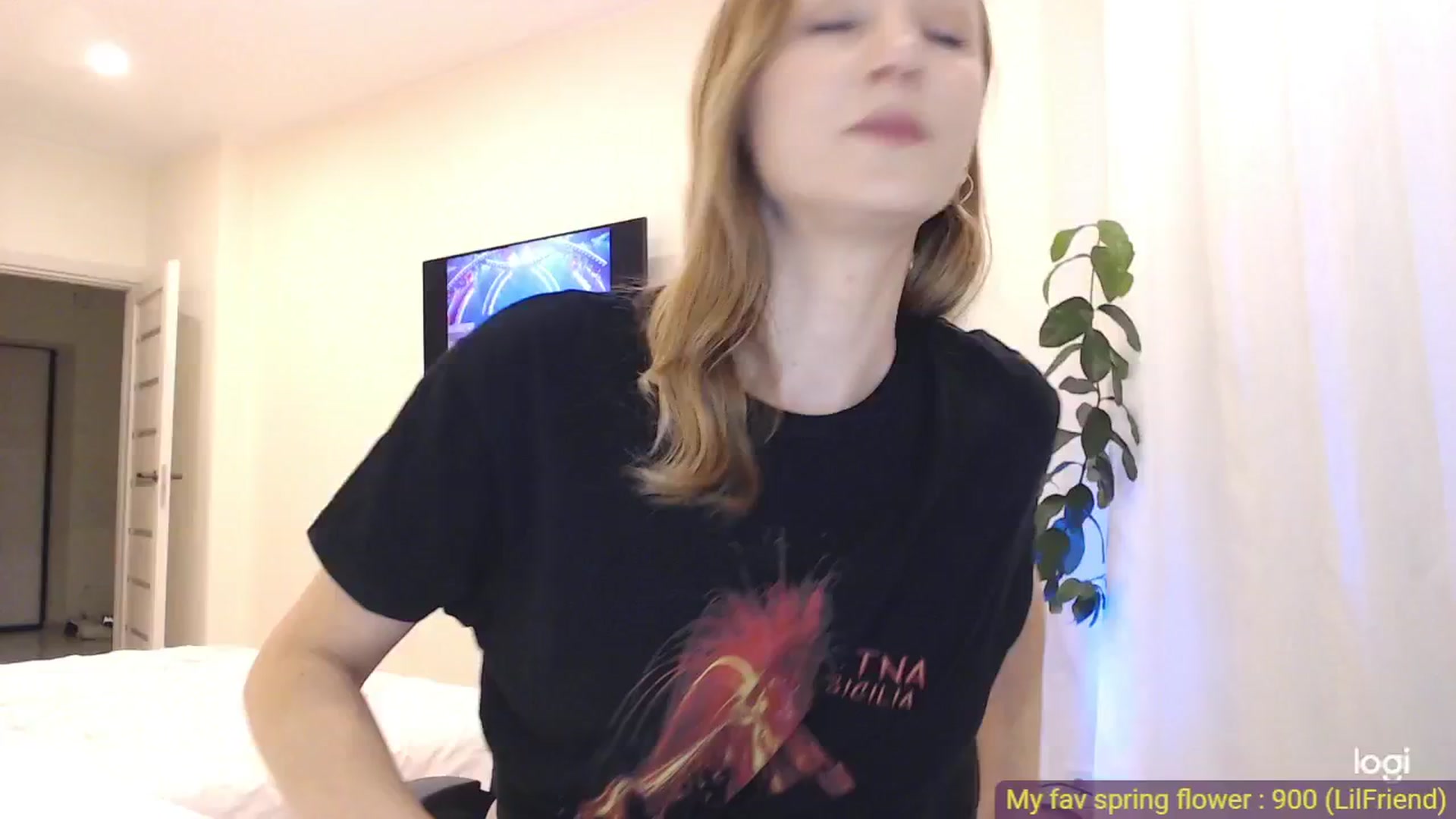 Gallery image thumbnail from AnnaLuv's myfreecams stream on, 05/24/2025, 20:21 image 15 of 20