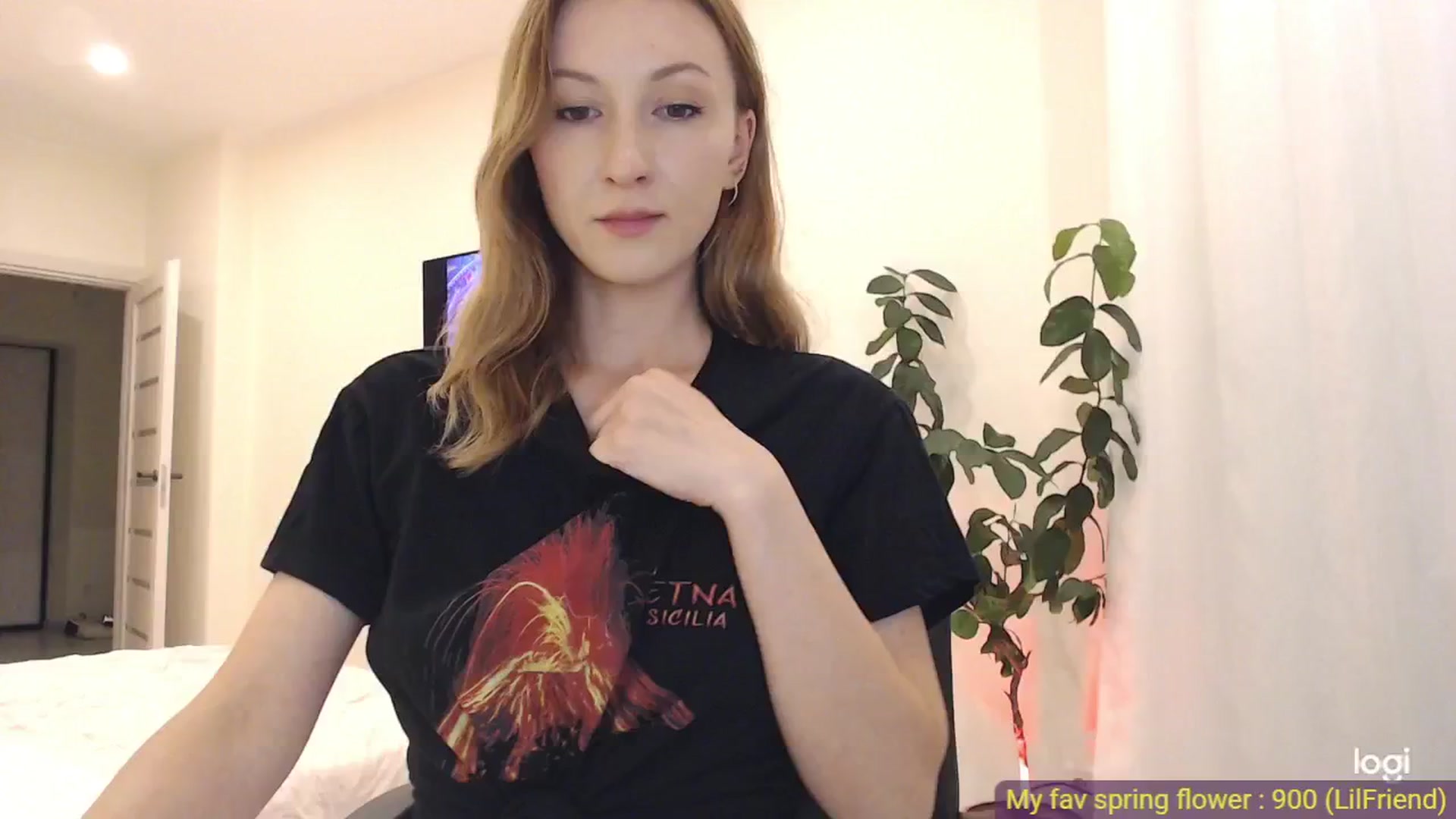 Gallery image thumbnail from AnnaLuv's myfreecams stream on, 05/24/2025, 20:21 image 17 of 20