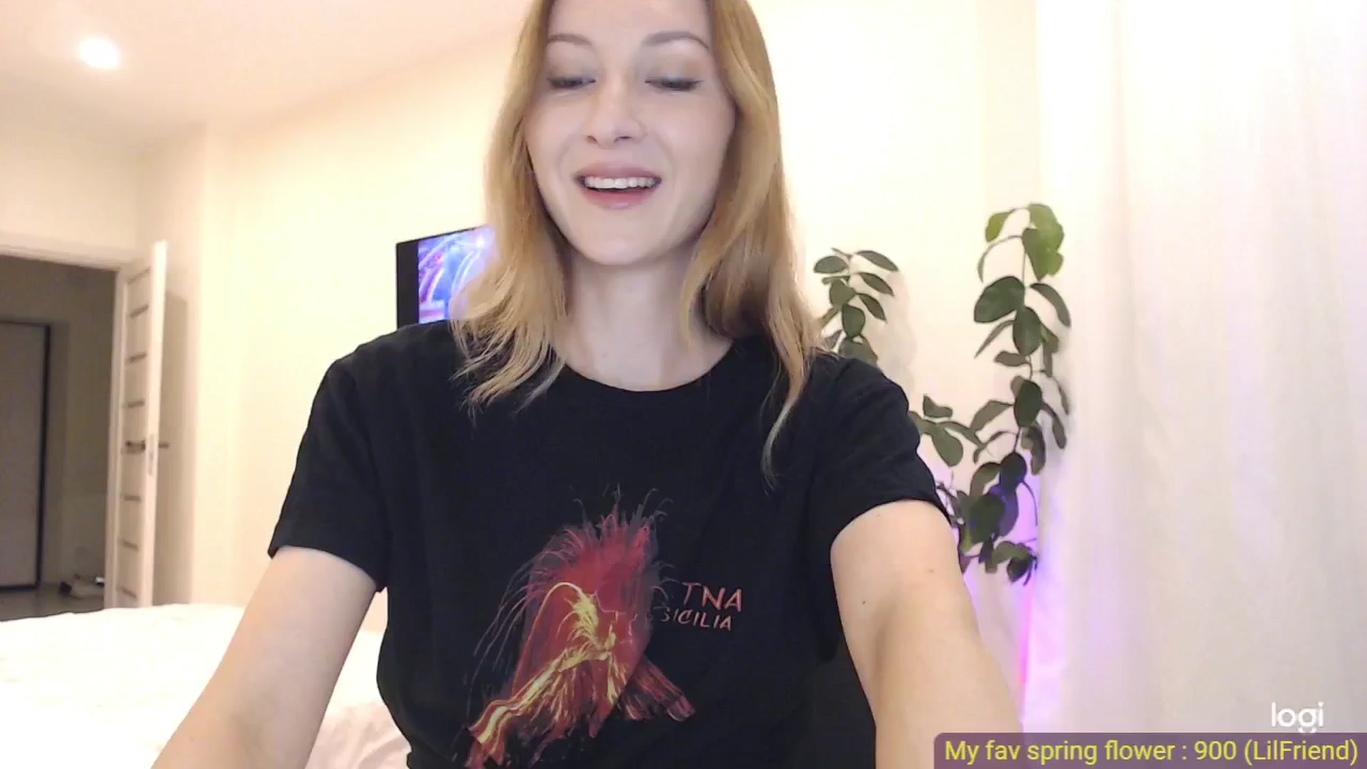 Gallery image thumbnail from AnnaLuv's myfreecams stream on, 05/24/2025, 21:19 image 1 of 20