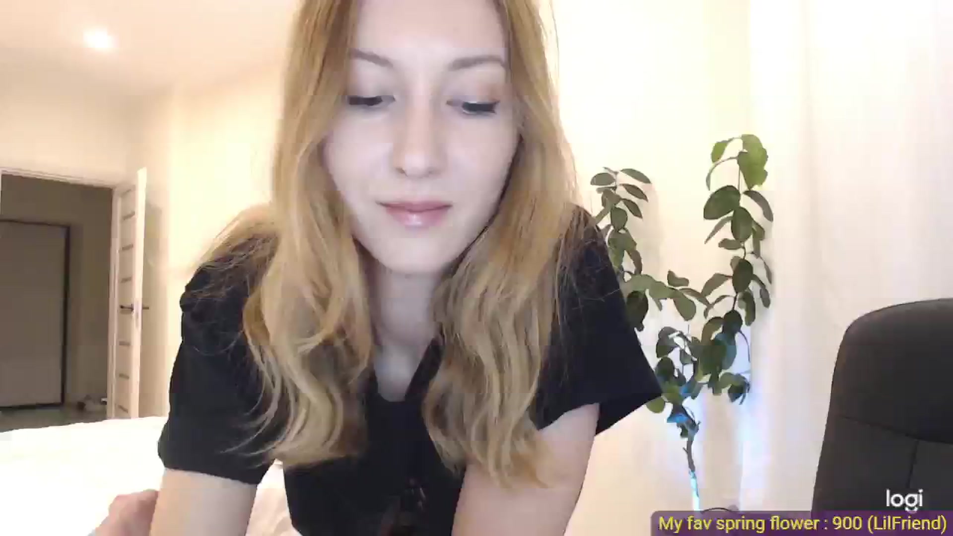 Gallery image thumbnail from AnnaLuv's myfreecams stream on, 05/24/2025, 21:19 image 18 of 20