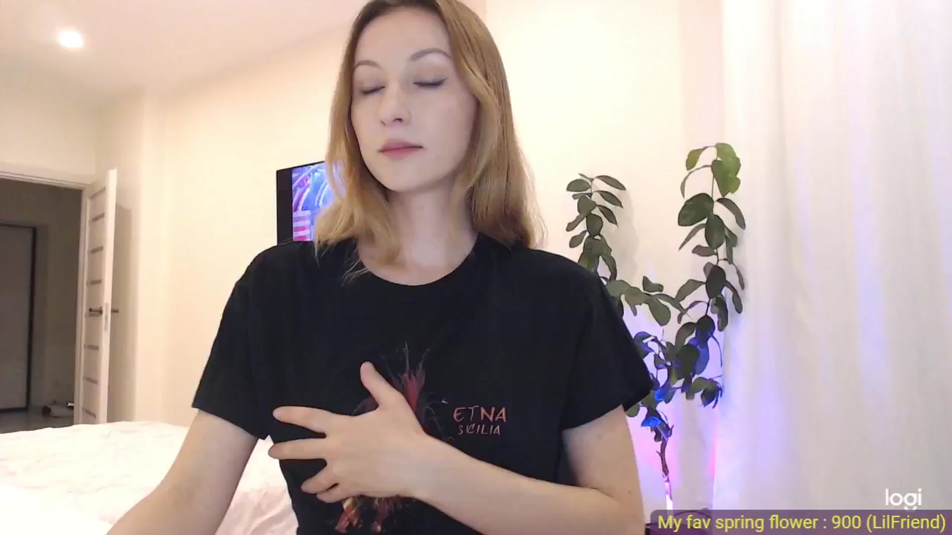 Gallery image thumbnail from AnnaLuv's myfreecams stream on, 05/24/2025, 21:19 image 7 of 20