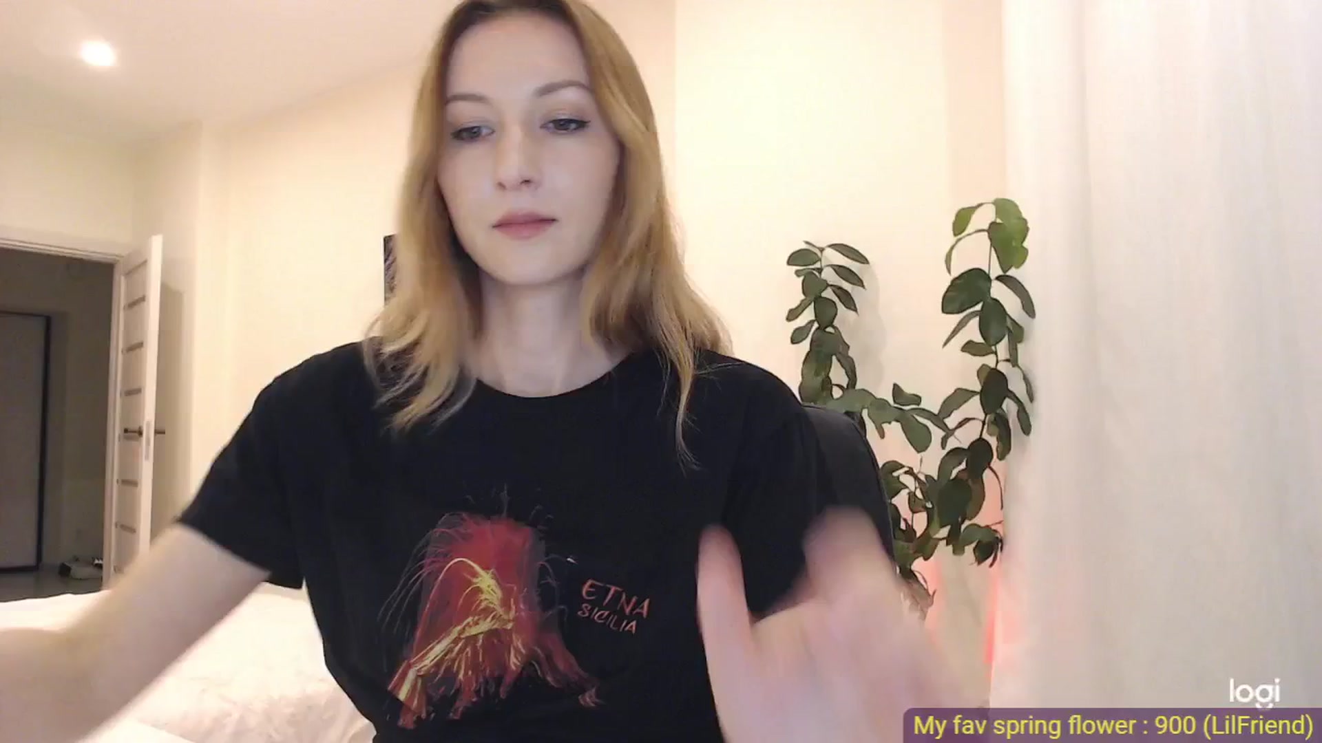 Gallery image thumbnail from AnnaLuv's myfreecams stream on, 05/24/2025, 21:19 image 2 of 20