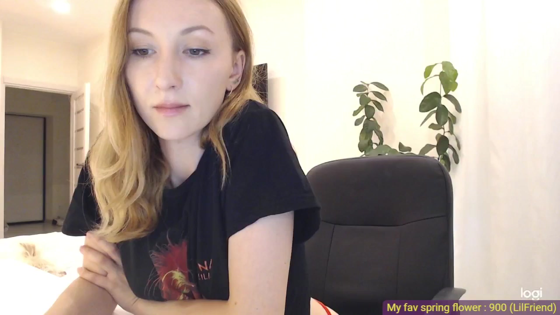 Gallery image thumbnail from AnnaLuv's myfreecams stream on, 05/24/2025, 22:43 image 9 of 20