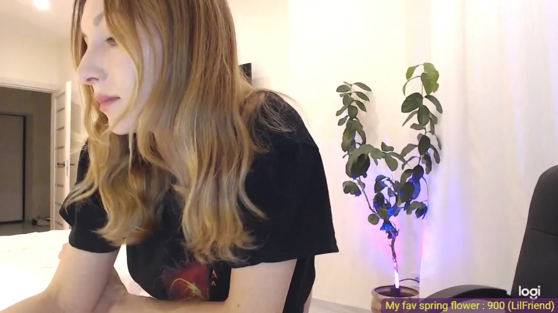 Gallery image thumbnail from AnnaLuv's myfreecams stream on, 05/24/2025, 22:43 image 18 of 20