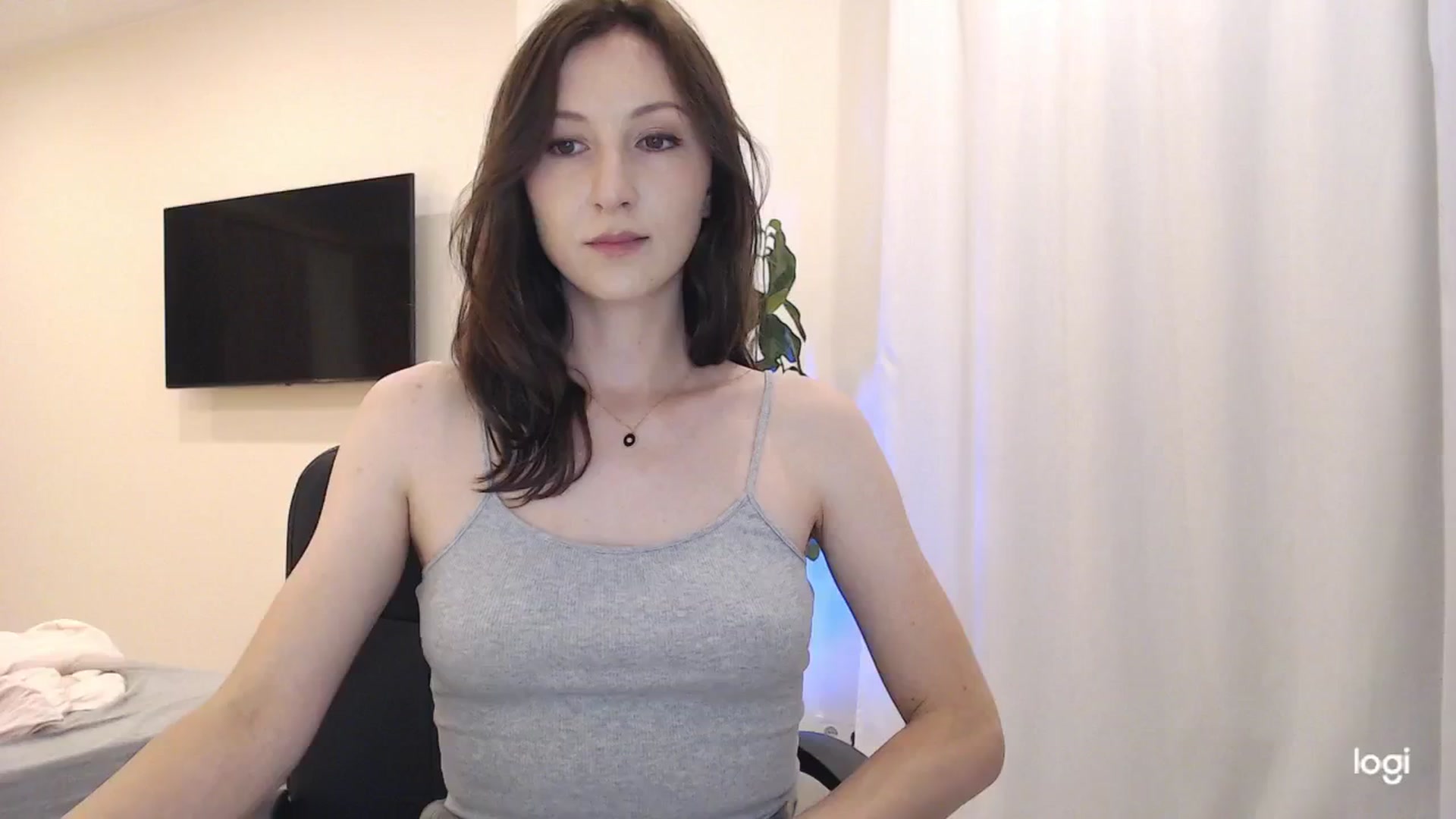 Gallery image thumbnail from AnnaLuv's myfreecams stream on, 06/18/2025, 22:00 image 13 of 20
