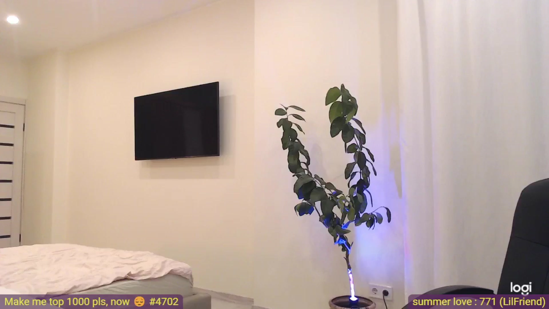 Gallery image thumbnail from AnnaLuv's myfreecams stream on, 08/13/2025, 20:45 image 7 of 20