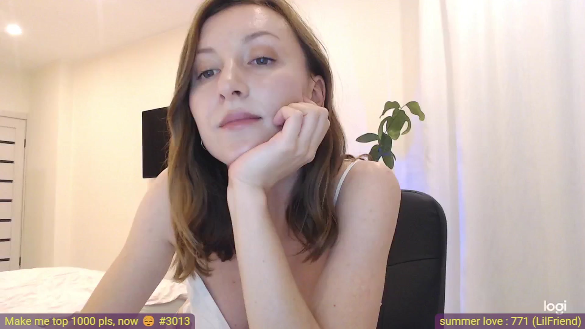 Gallery image thumbnail from AnnaLuv's myfreecams stream on, 08/13/2025, 21:13 image 4 of 20
