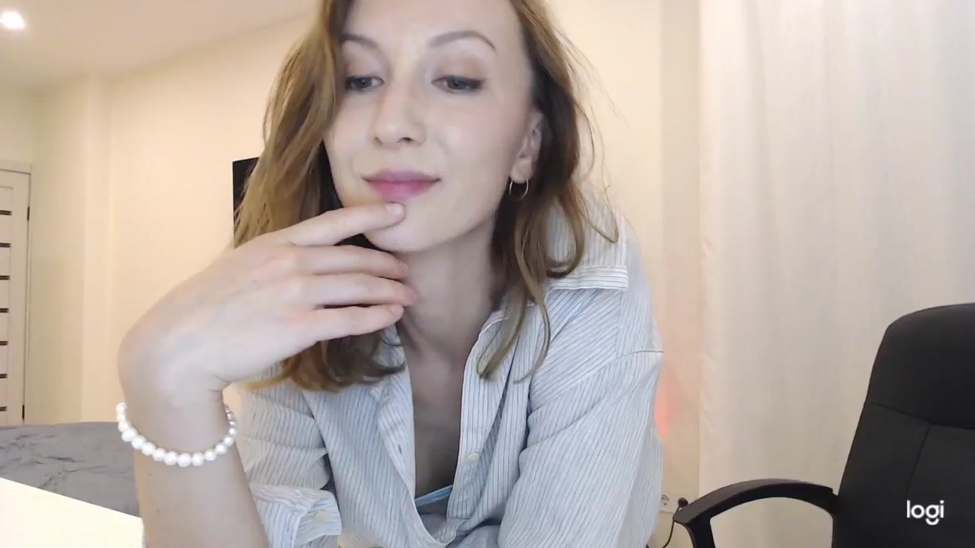 Gallery image thumbnail from AnnaLuv's myfreecams stream on, 08/30/2025, 21:32 image 12 of 20