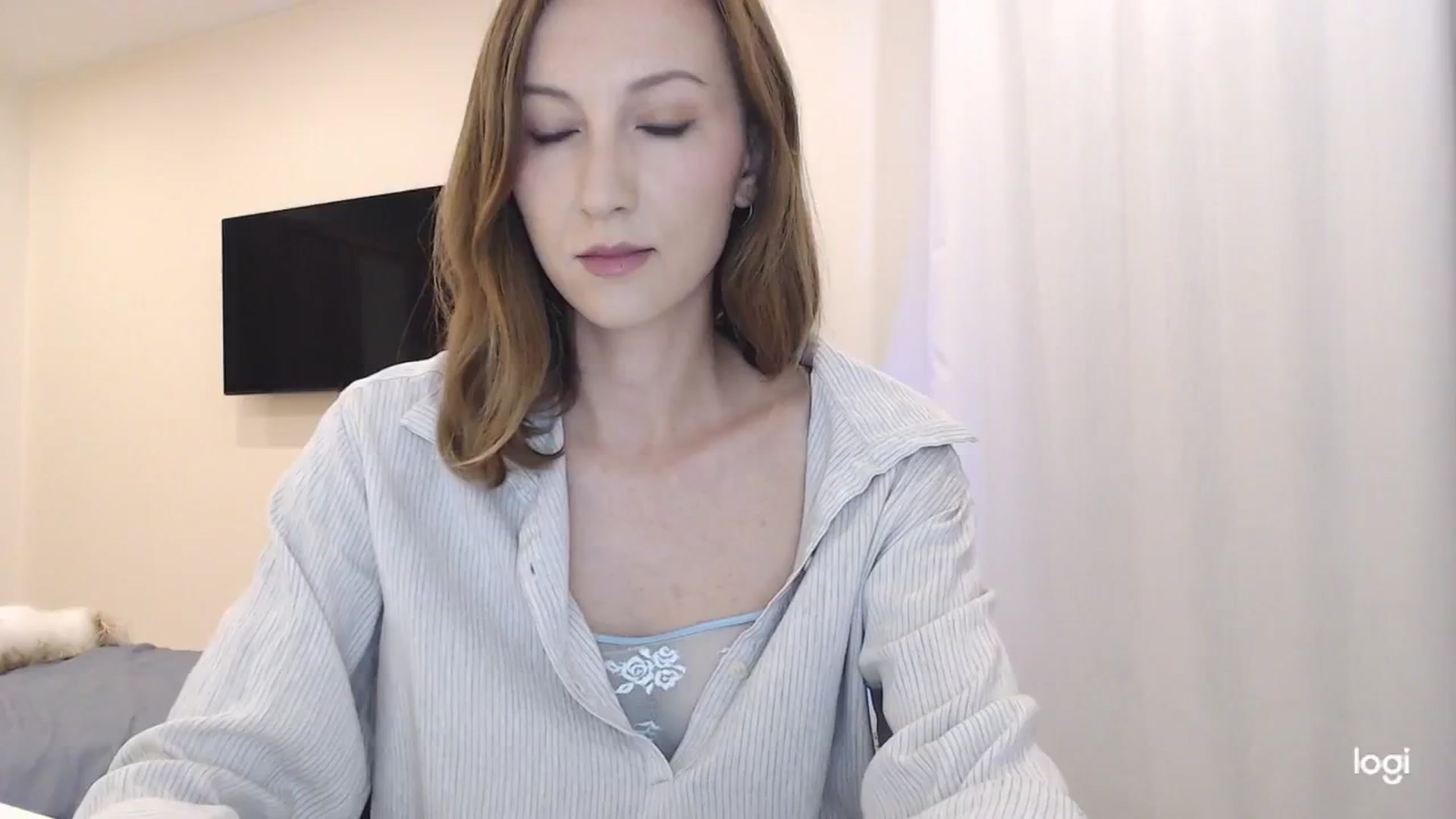 Gallery image thumbnail from AnnaLuv's myfreecams stream on, 08/30/2025, 21:32 image 1 of 20
