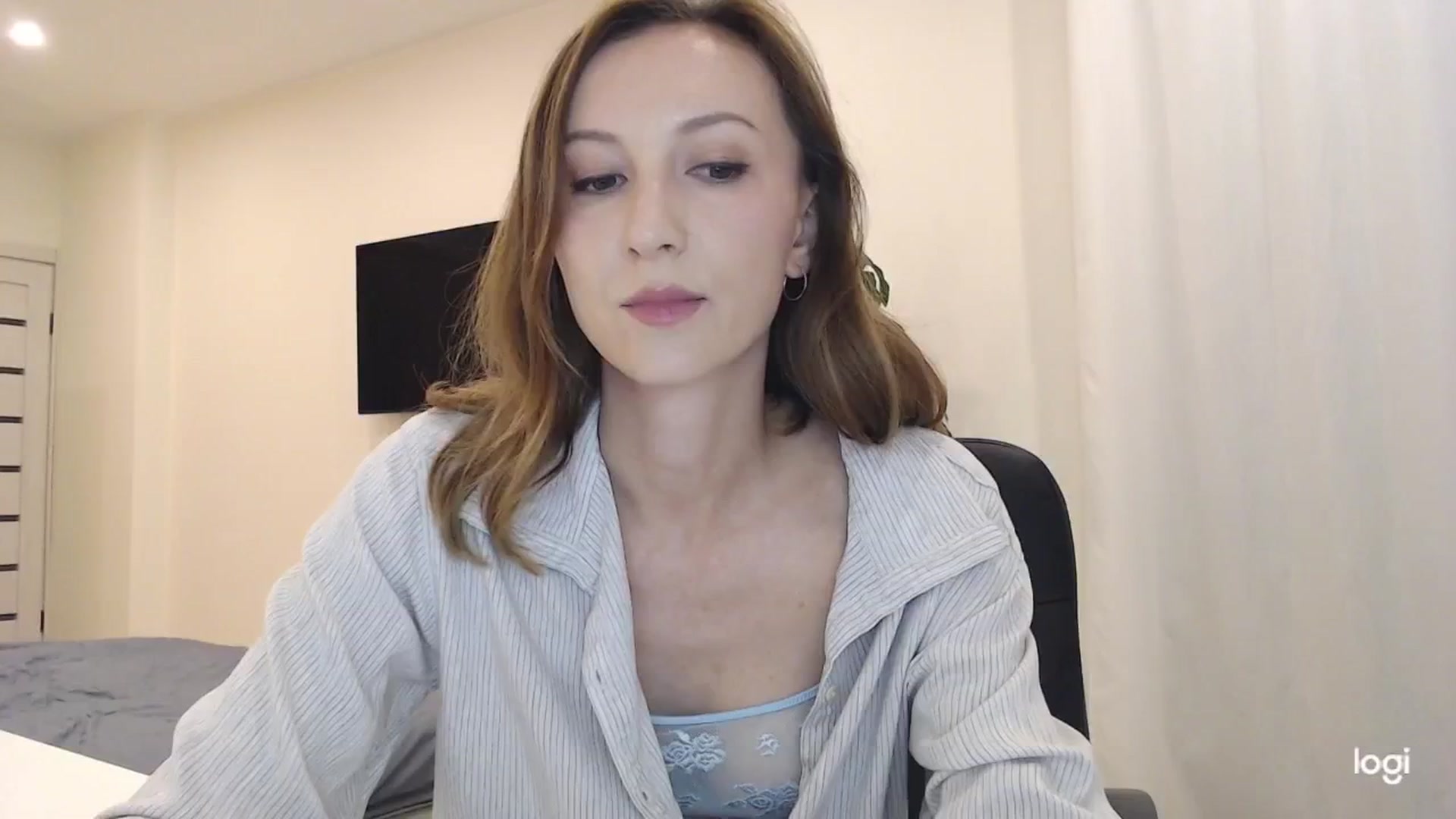 Gallery image thumbnail from AnnaLuv's myfreecams stream on, 08/30/2025, 21:32 image 3 of 20