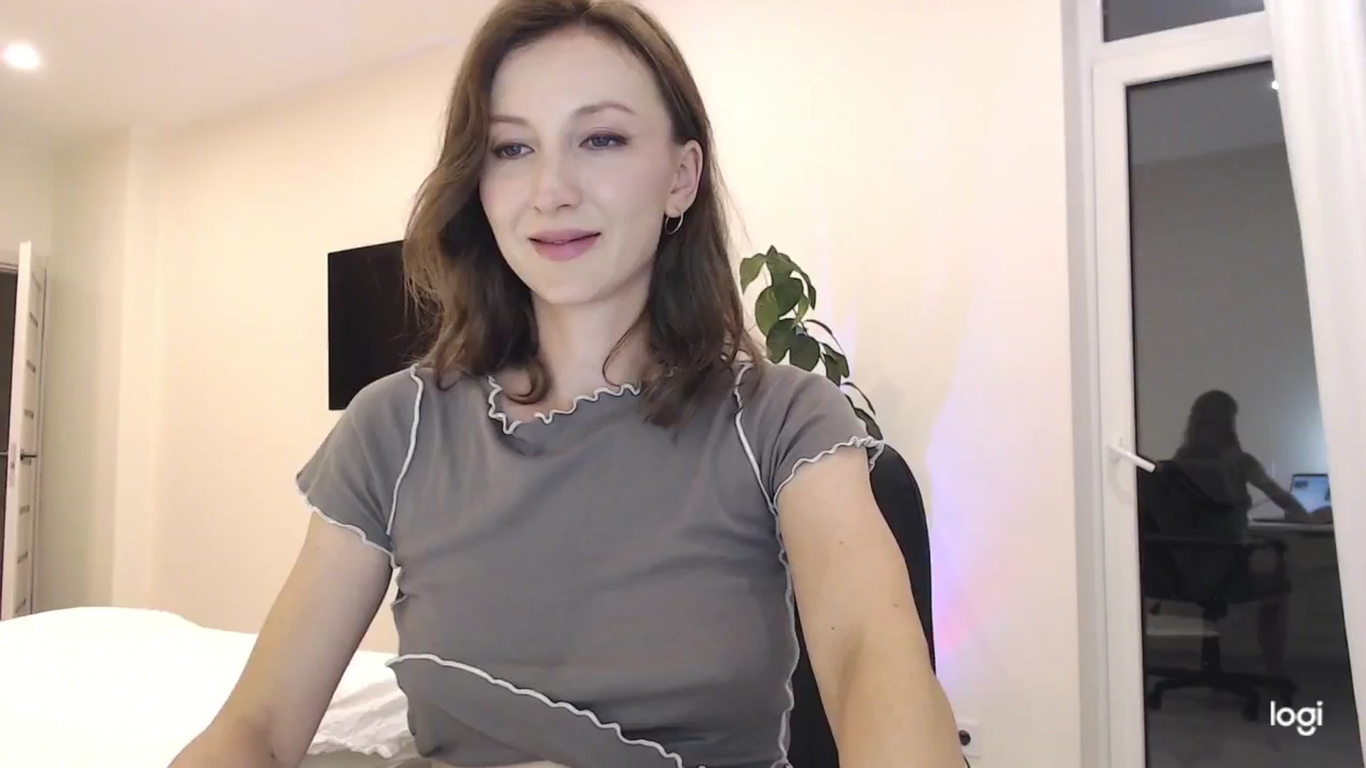 Gallery image thumbnail from AnnaLuv's myfreecams stream on, 09/04/2025, 20:29 image 16 of 20