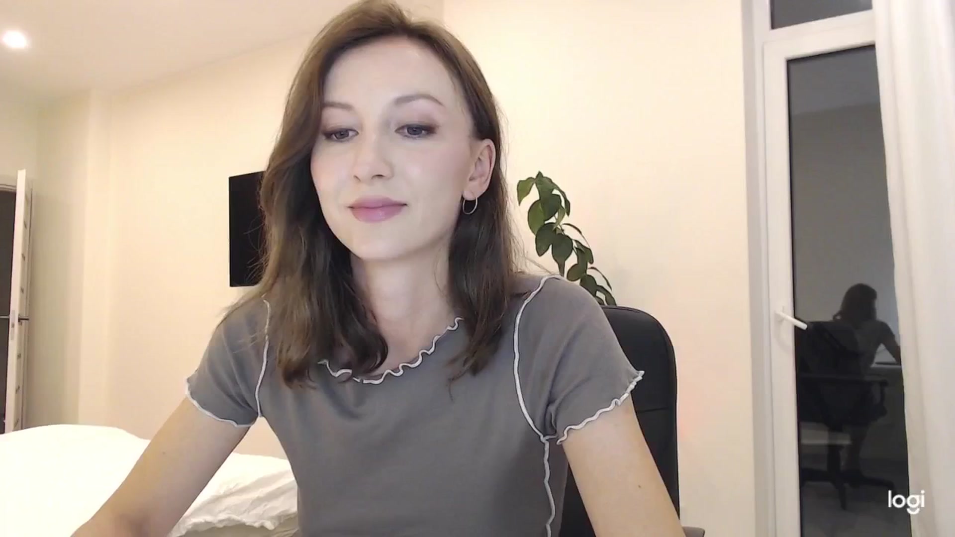 Gallery image thumbnail from AnnaLuv's myfreecams stream on, 09/04/2025, 20:29 image 4 of 20