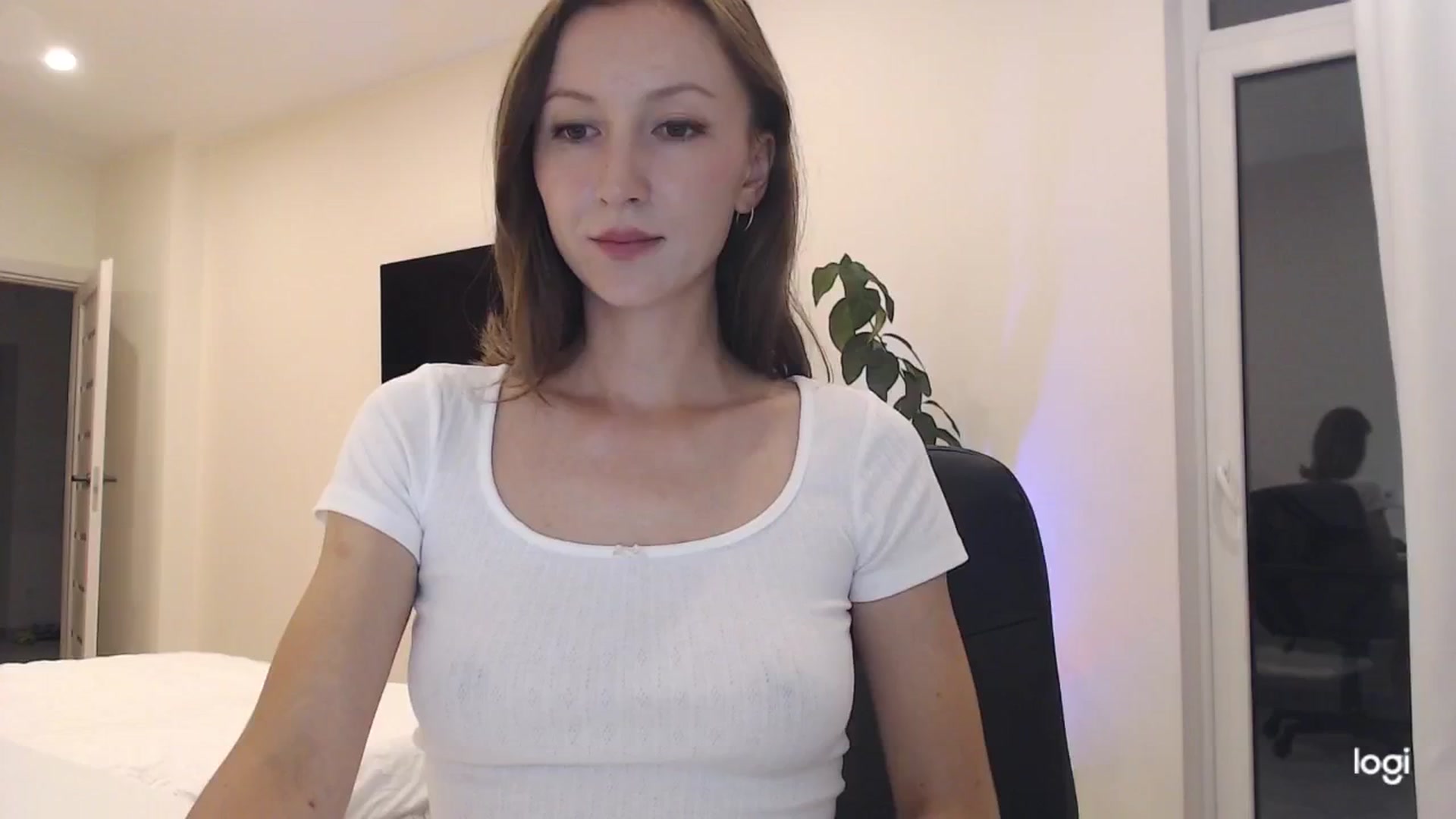Gallery image thumbnail from AnnaLuv's myfreecams stream on, 09/06/2025, 21:41 image 11 of 20