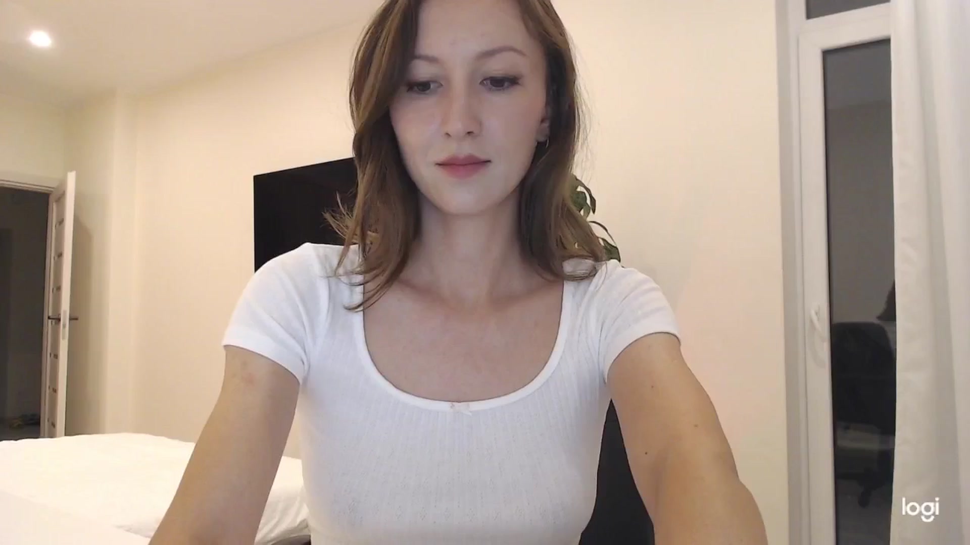 Gallery image thumbnail from AnnaLuv's myfreecams stream on, 09/06/2025, 21:41 image 6 of 20