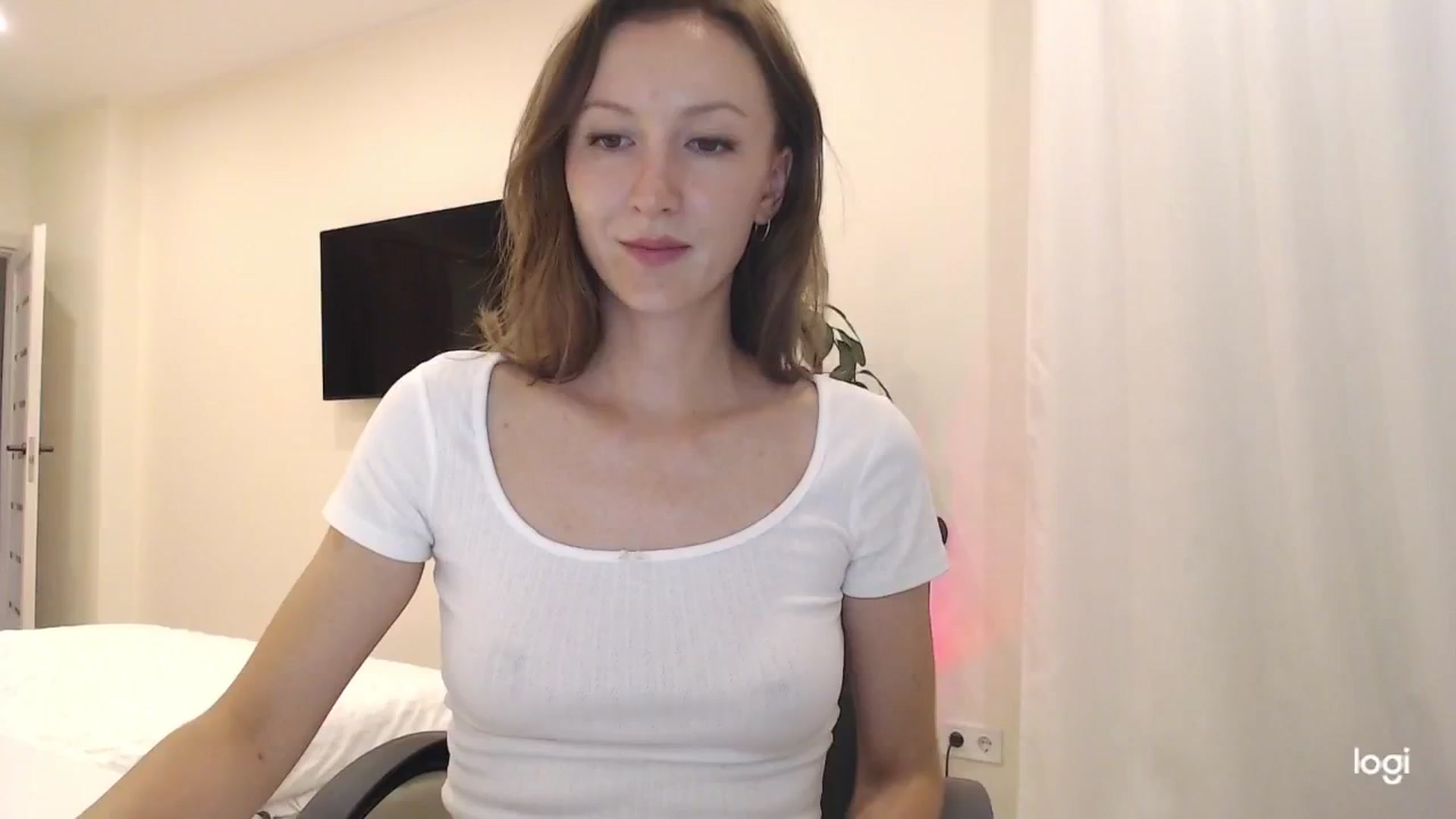 Gallery image thumbnail from AnnaLuv's myfreecams stream on, 09/06/2025, 22:35 image 20 of 20