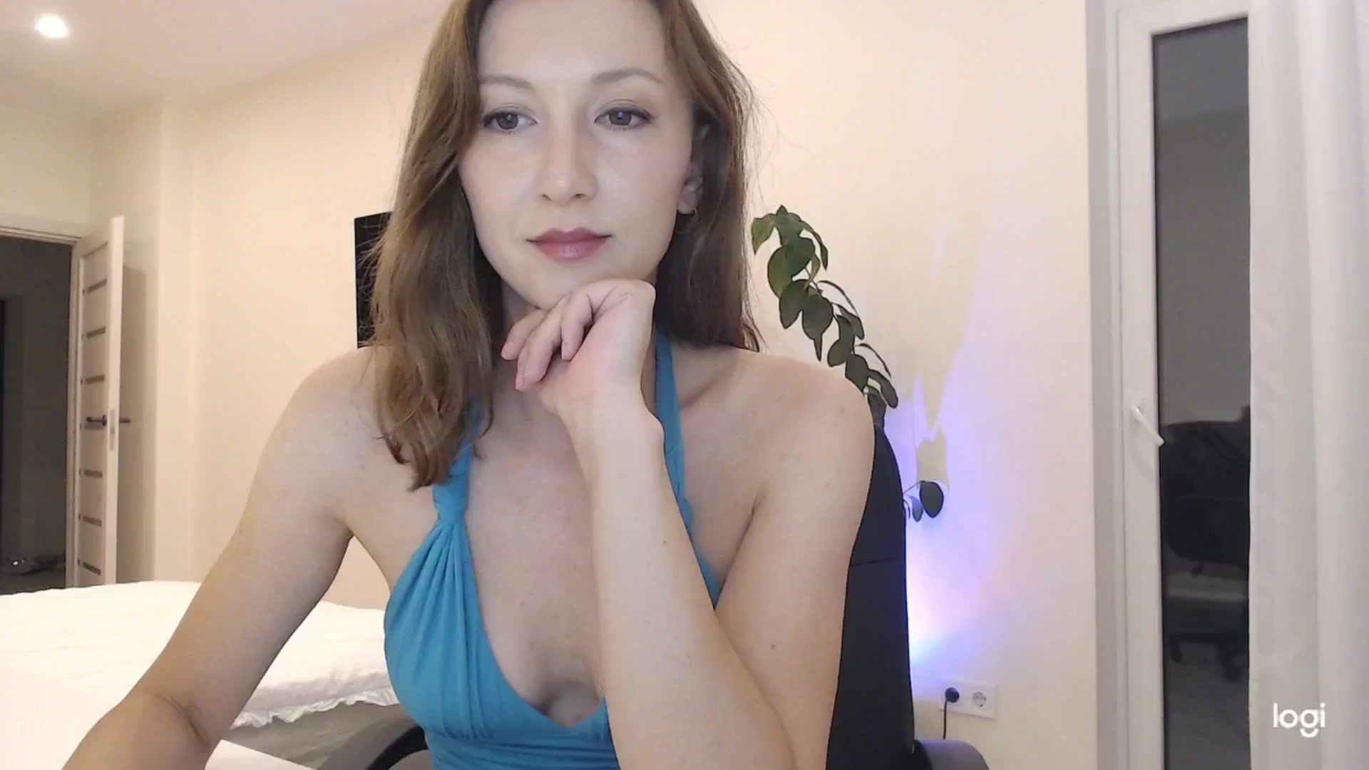 Gallery image thumbnail from AnnaLuv's myfreecams stream on, 09/07/2025, 21:23 image 17 of 20