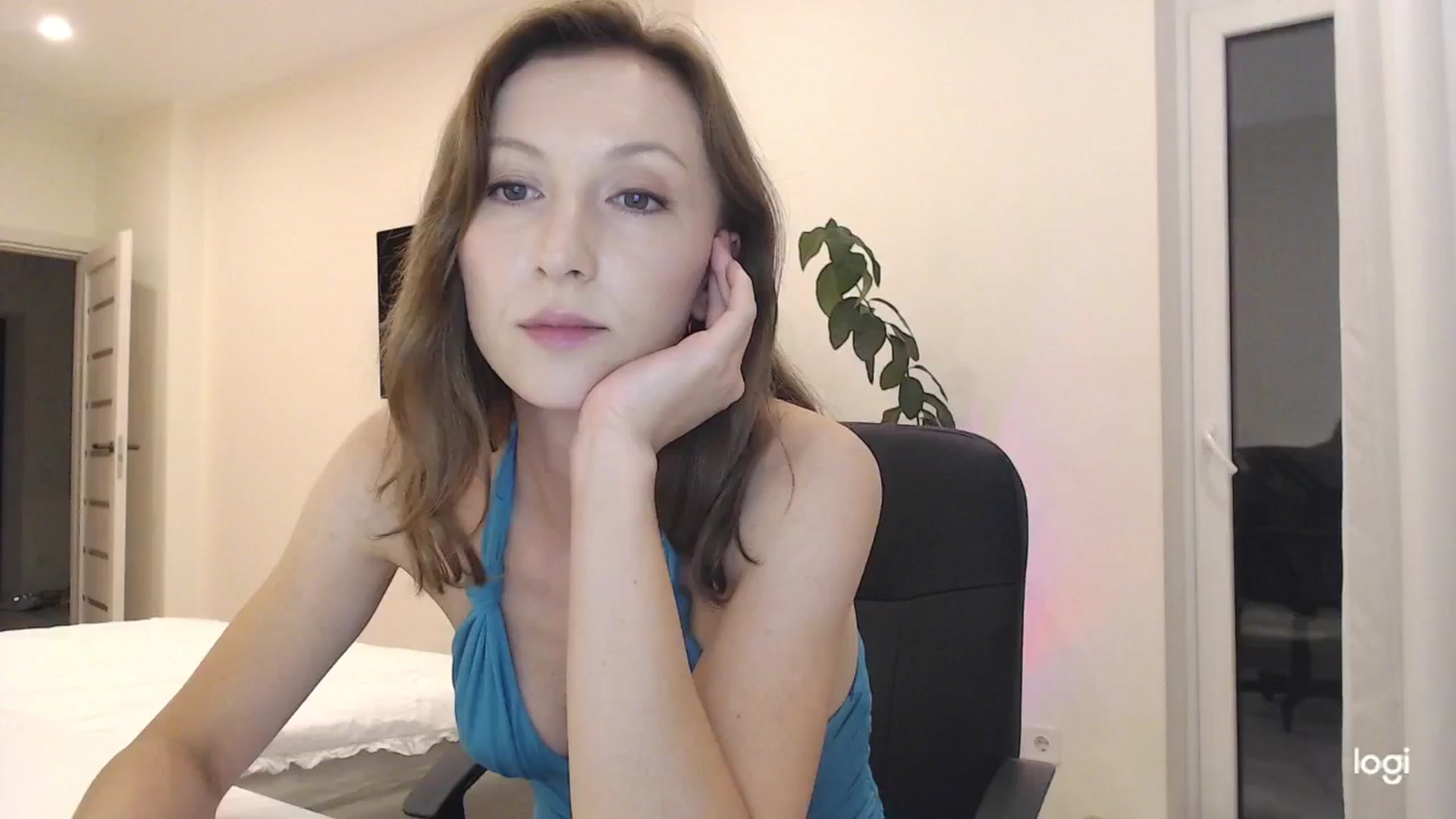 Gallery image thumbnail from AnnaLuv's myfreecams stream on, 09/07/2025, 21:23 image 10 of 20