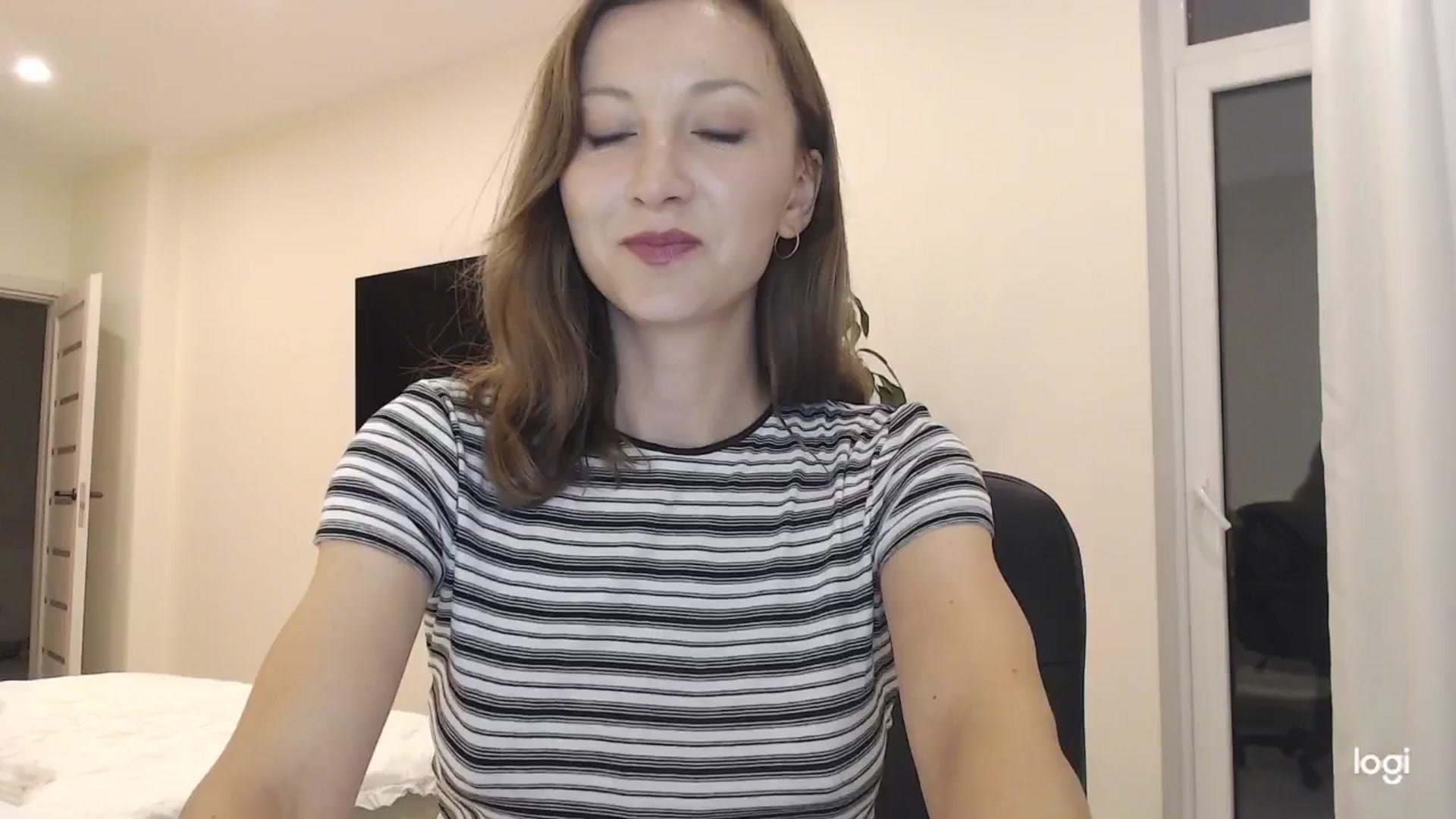 Gallery image thumbnail from AnnaLuv's myfreecams stream on, 09/07/2025, 23:31 image 3 of 20