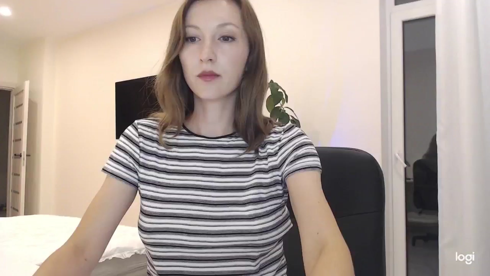 Gallery image thumbnail from AnnaLuv's myfreecams stream on, 09/07/2025, 23:31 image 5 of 20