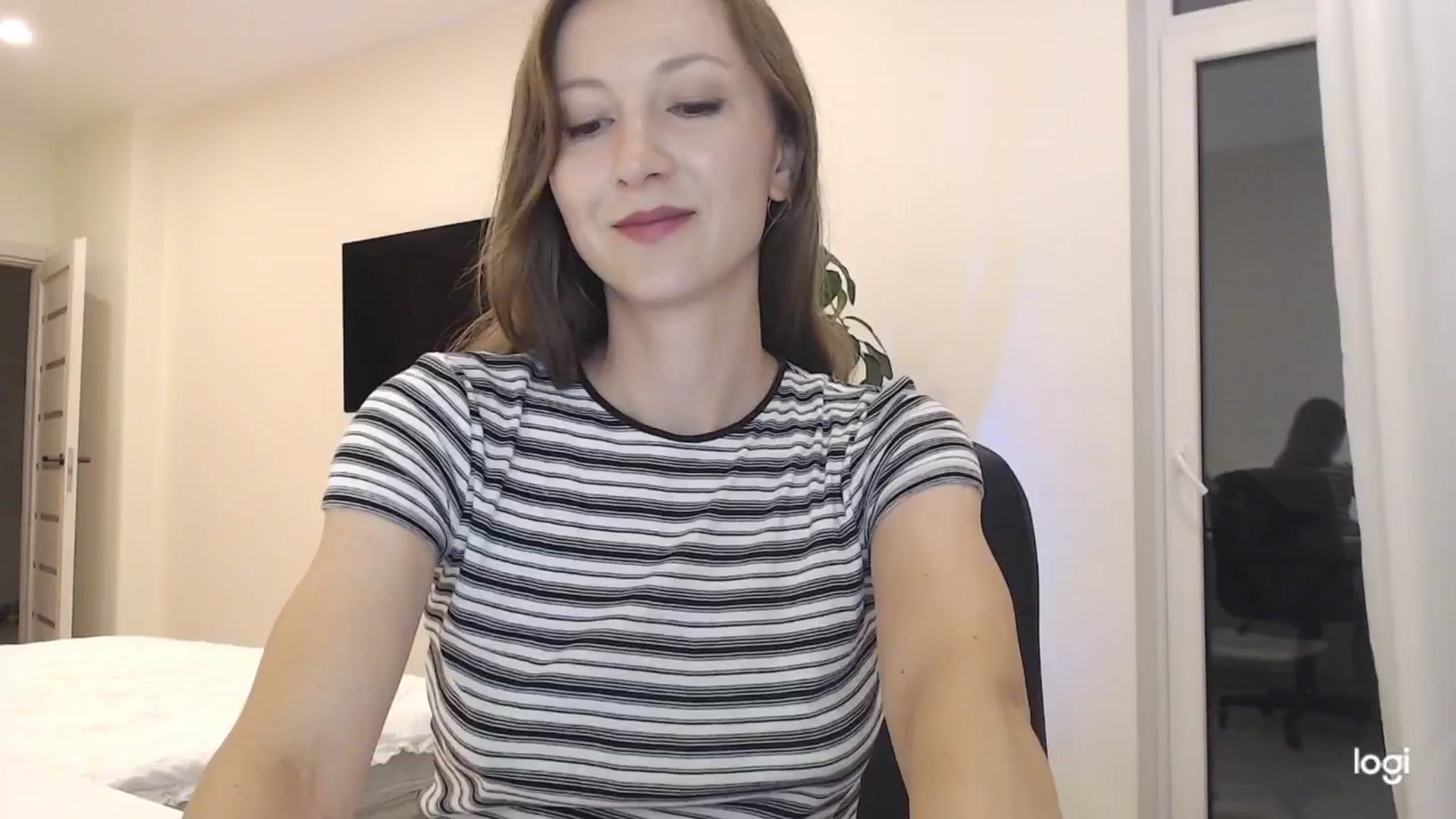 Gallery image thumbnail from AnnaLuv's myfreecams stream on, 09/07/2025, 23:31 image 9 of 20