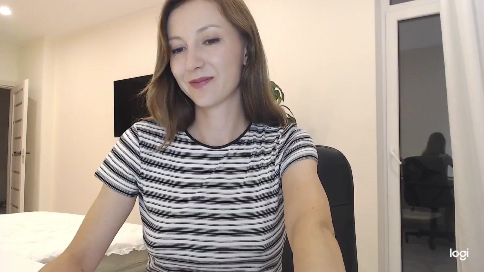 Gallery image thumbnail from AnnaLuv's myfreecams stream on, 09/07/2025, 23:31 image 13 of 20