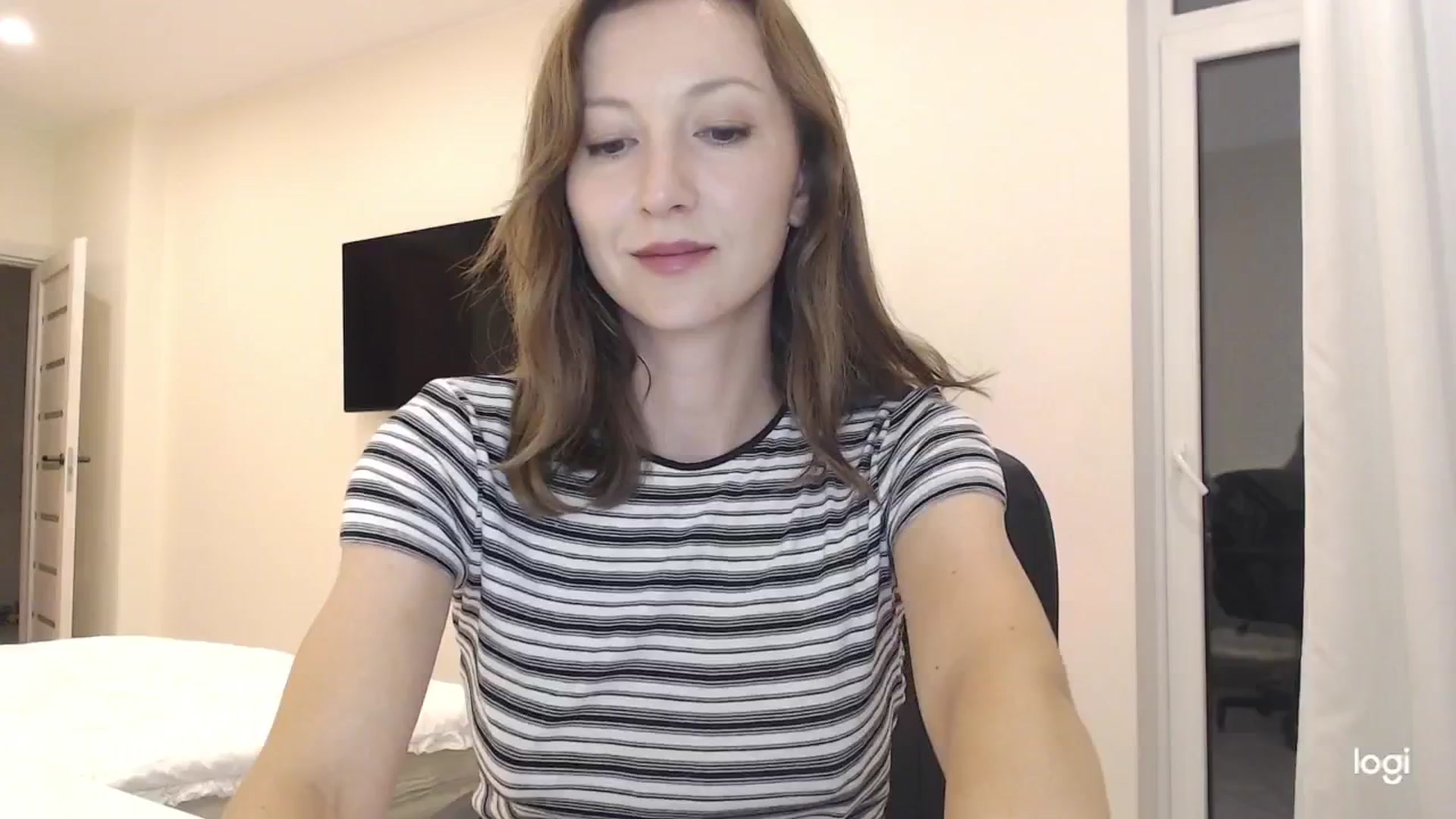 Gallery image thumbnail from AnnaLuv's myfreecams stream on, 09/07/2025, 23:31 image 17 of 20