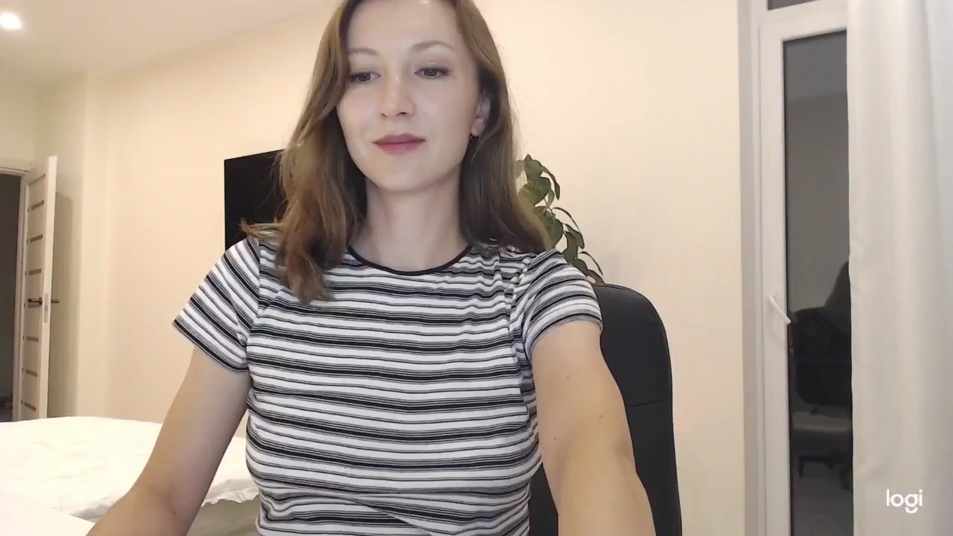 Gallery image thumbnail from AnnaLuv's myfreecams stream on, 09/07/2025, 23:31 image 8 of 20