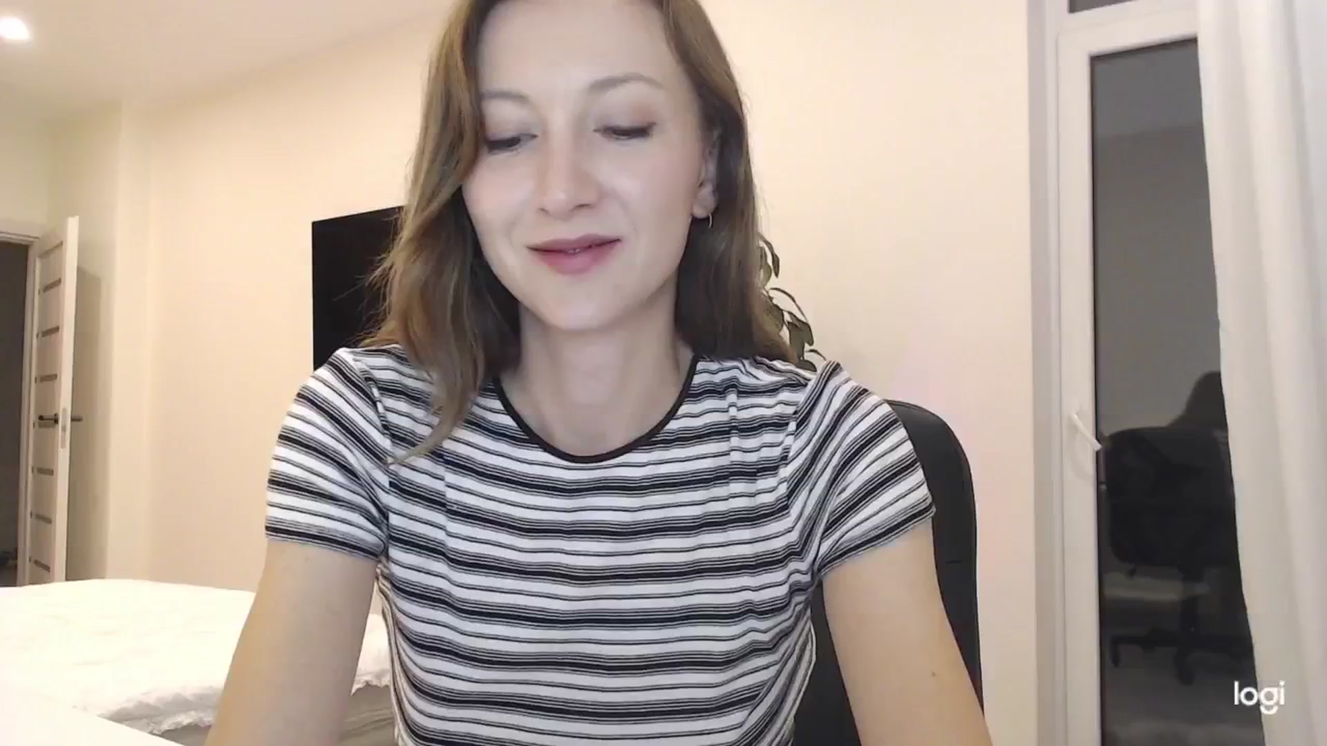 Gallery image thumbnail from AnnaLuv's myfreecams stream on, 09/07/2025, 23:31 image 12 of 20