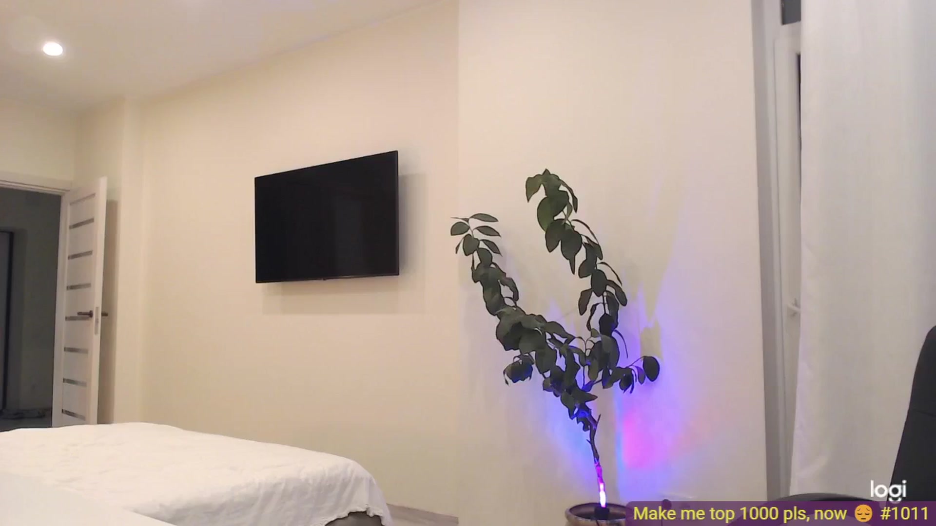 Gallery image thumbnail from AnnaLuv's myfreecams stream on, 09/11/2025, 21:49 image 16 of 20