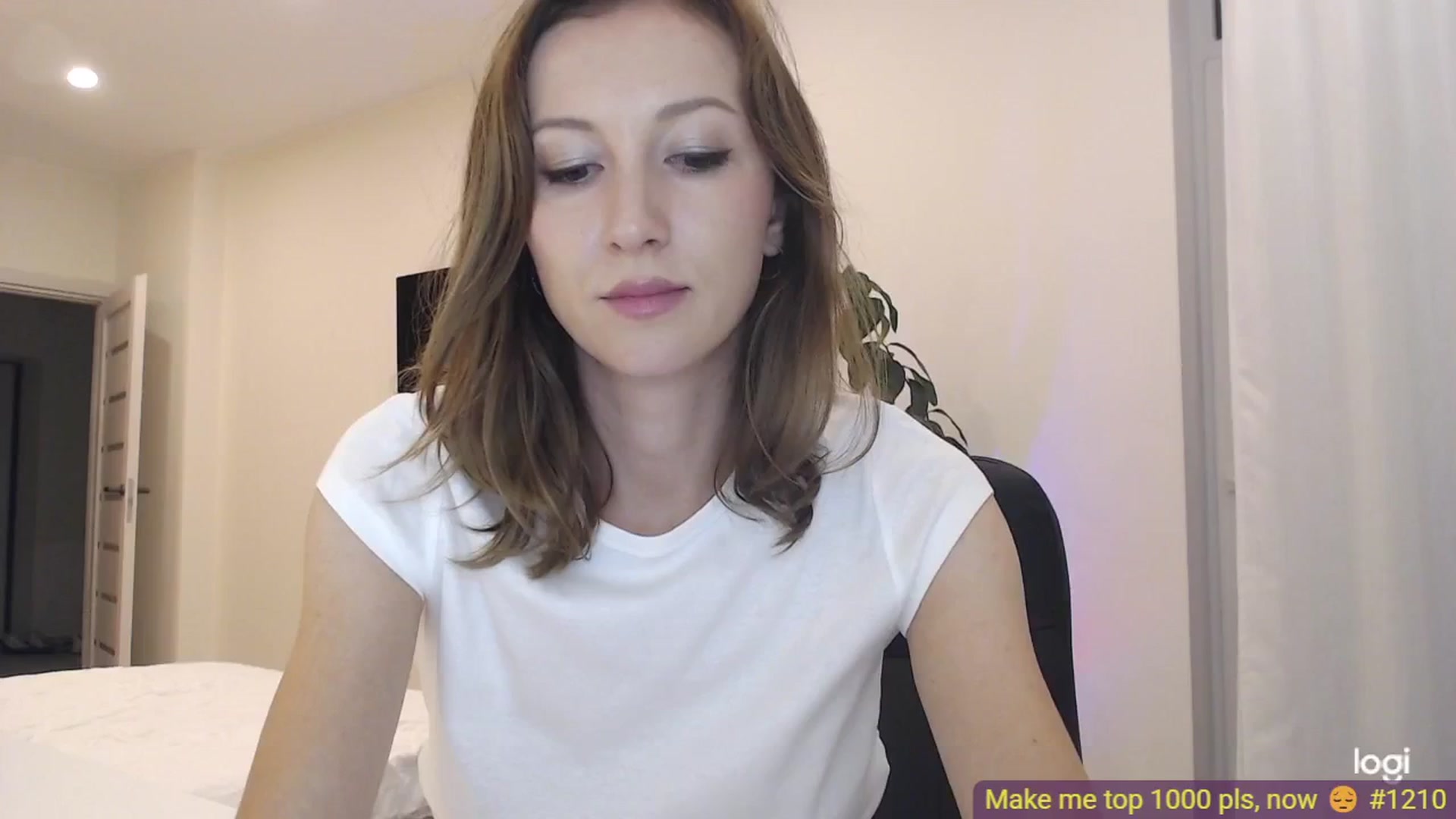 Gallery image thumbnail from AnnaLuv's myfreecams stream on, 09/13/2025, 22:30 image 16 of 20